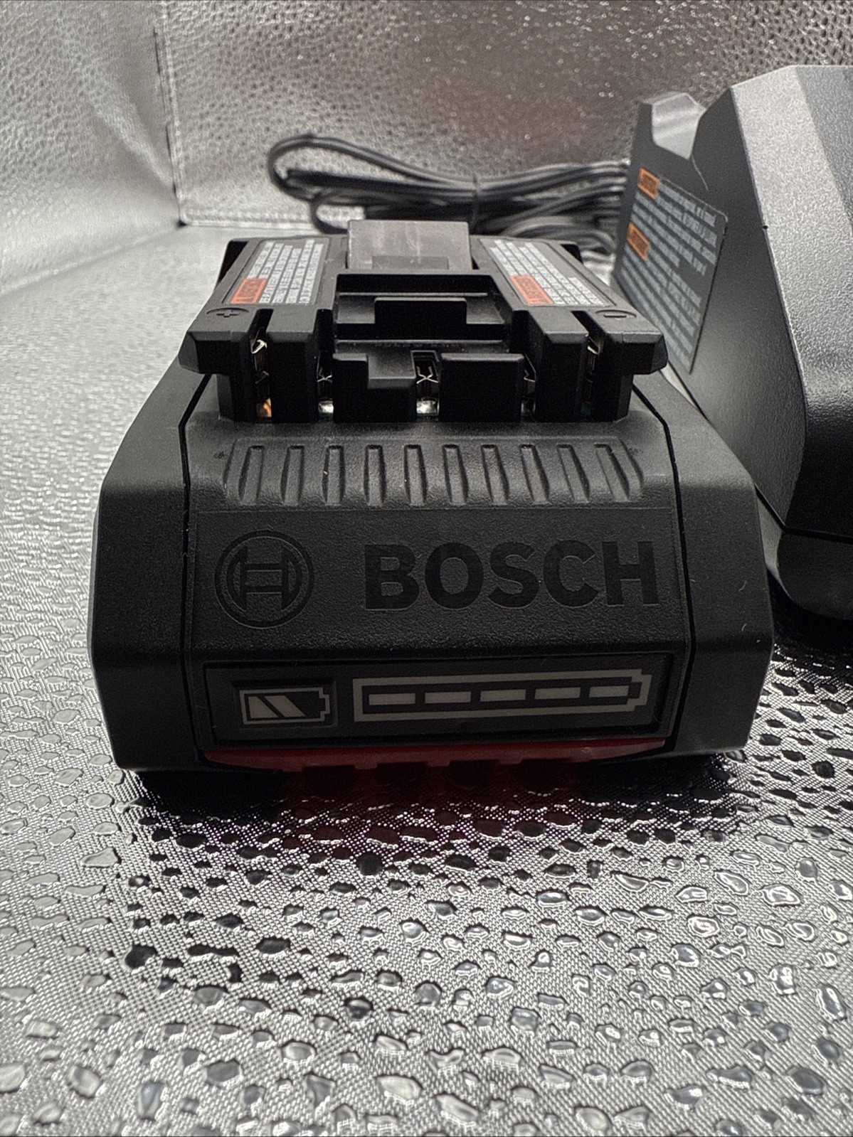 Bosch GAL18V-40 Charger & GBA18V40 Core18V 4.0Ah Battery (New Open Box!)