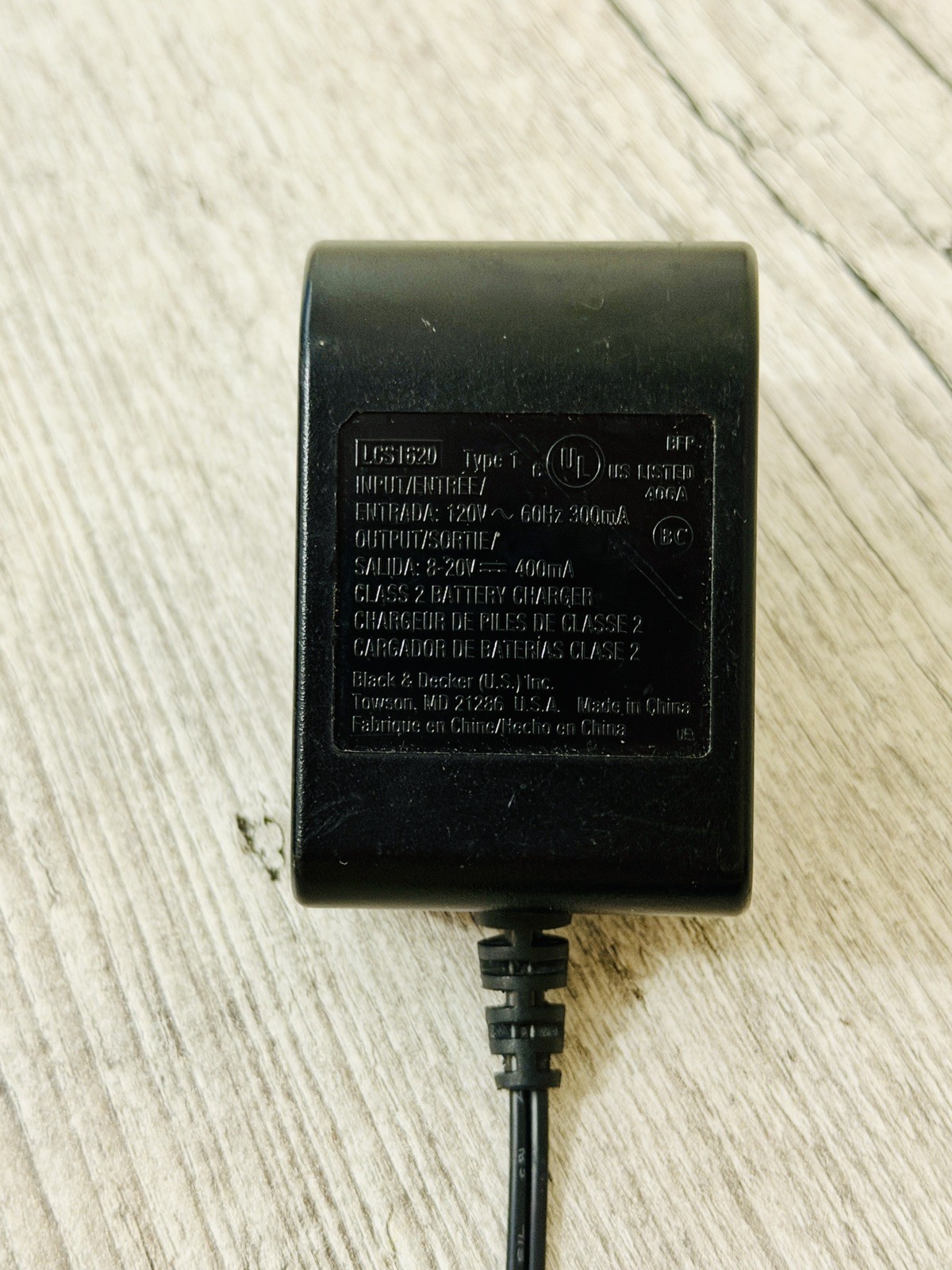 BLACK+DECKER LCS1620B Black 20V MAX Lithium Battery Charger Digital Indicator