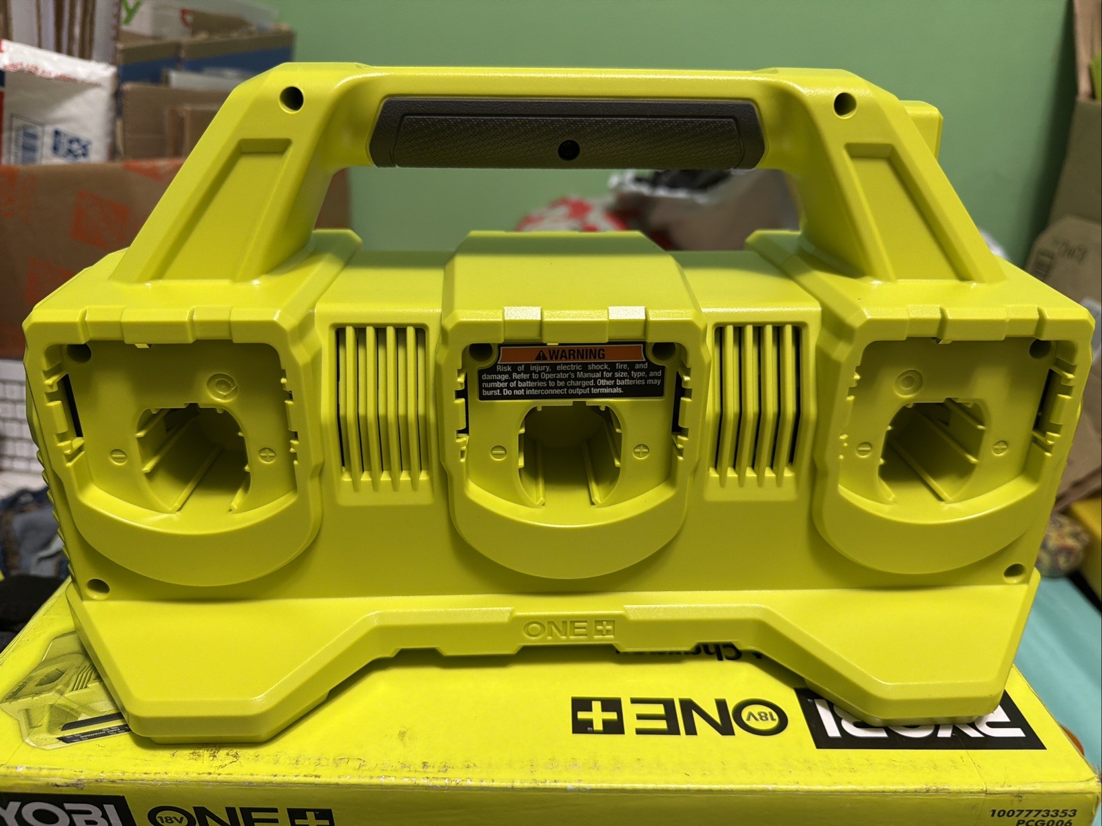 Ryobi ONE+ 18V 6-Port Fast Charger – PCG006