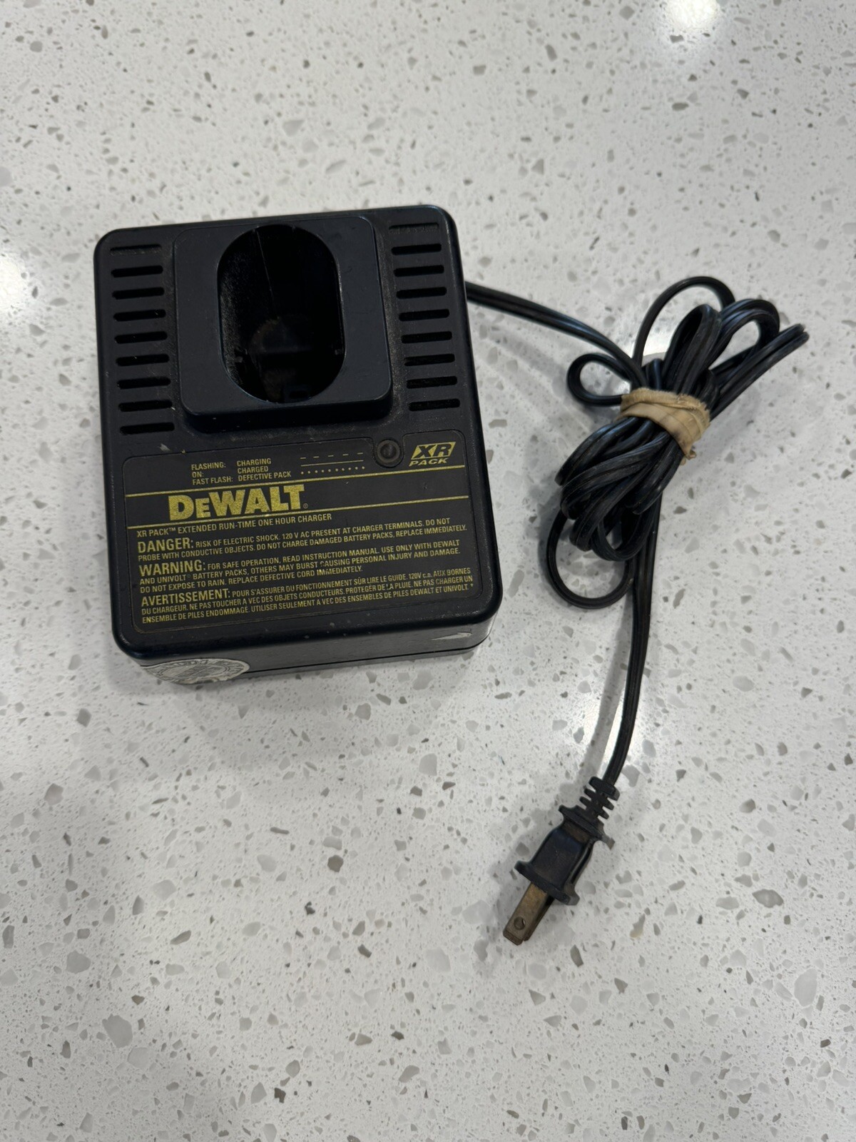 Dewalt DW9106 Battery Charger XR Pack One Hour Charge 7.2 to 14.4v