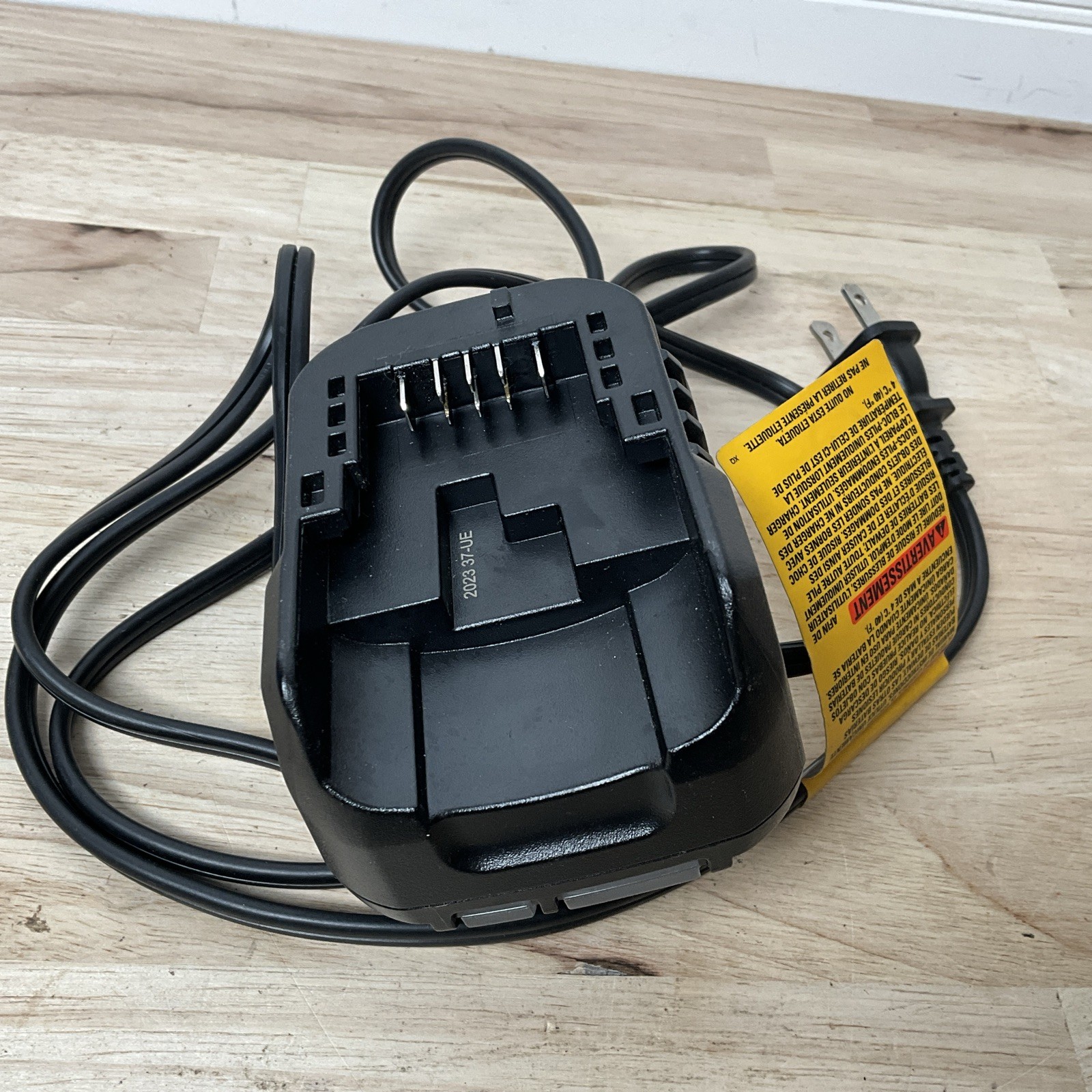 DEWALT DCB1102 12V/20V MAX FLEXVOLT 12Amp Battery Charger
