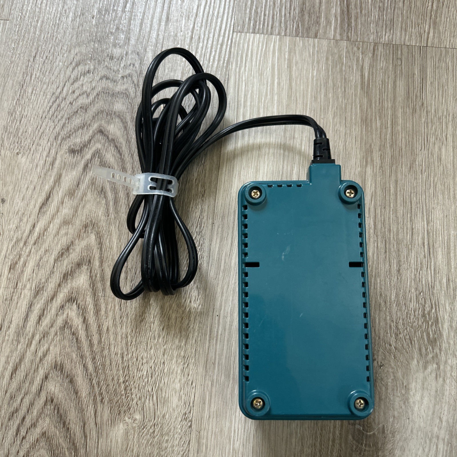Makita Fast Charger Model DC9100 Battery Charger For 9.6V Stick Batteries Tested