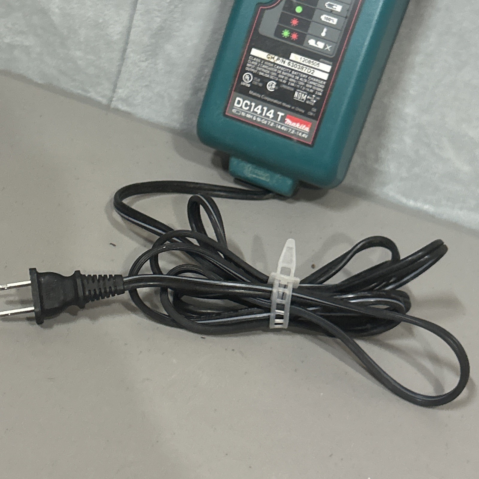 Makita Charger DC1414 T Ni-MH & Ni-Cd 7.2-14.4V Battery Charger Tested Cb2