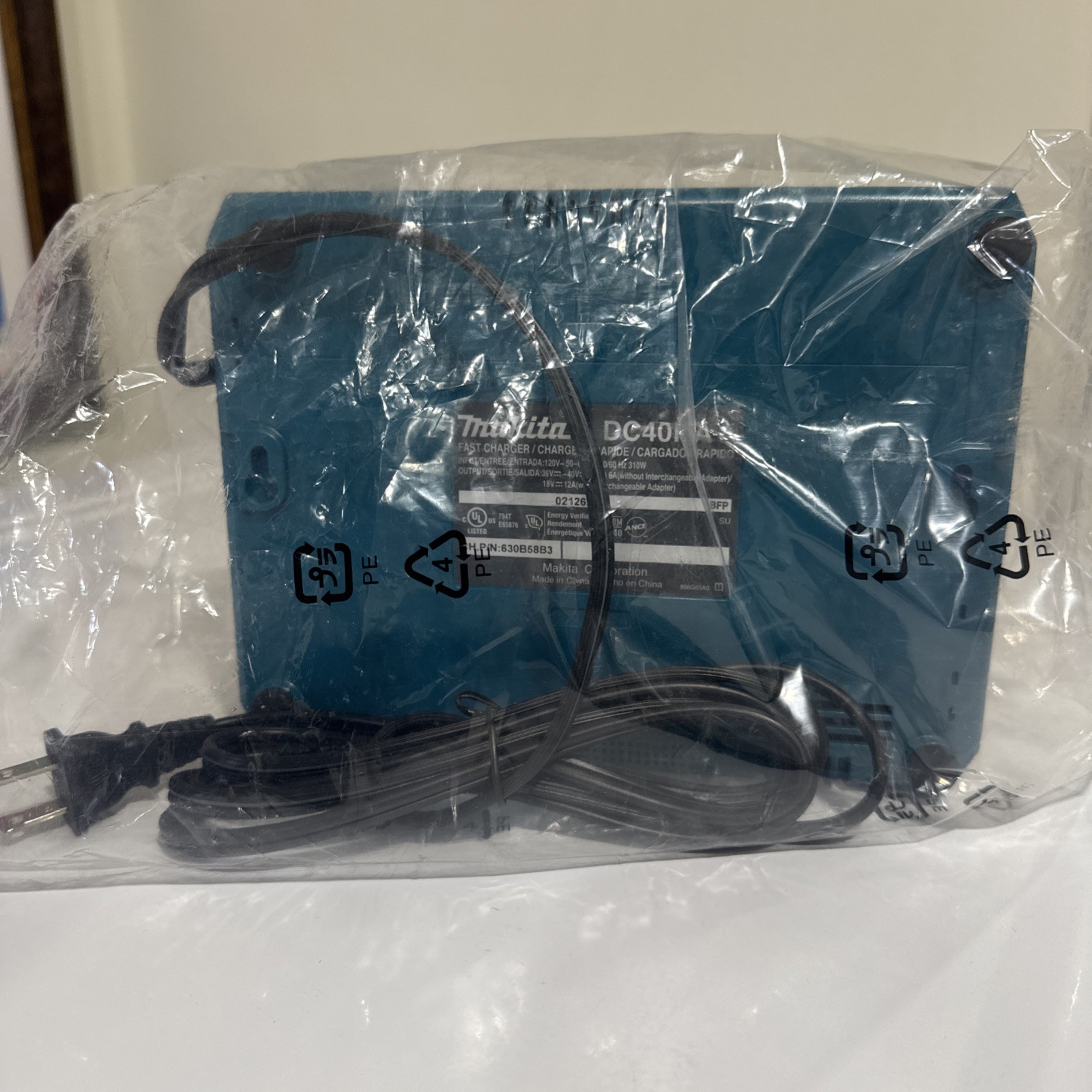 New Makita DC40RA 40V Max XGT Lithium Ion Battery Charger Optimum Rapid Charger