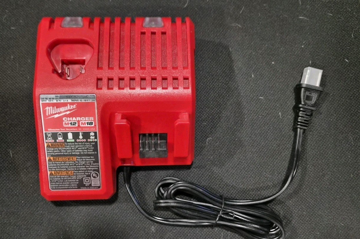 Genuine MILWAUKEE 48-59-1812 18V M12 / M18 LITHIUM ION CHARGER New