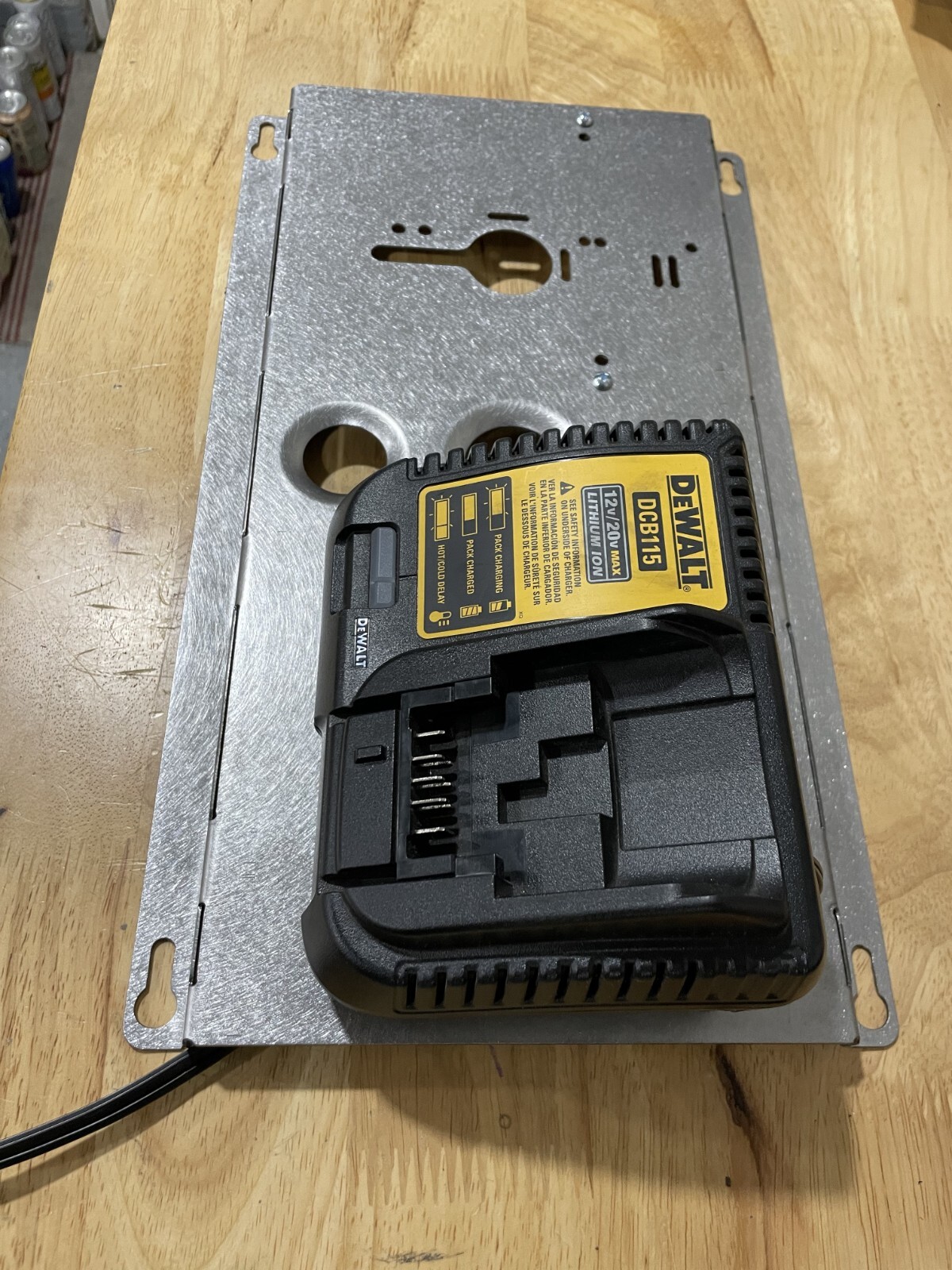 Double Battery Charger Mount DeWALT Milwaukee Quick Release Steel Wall Plate
