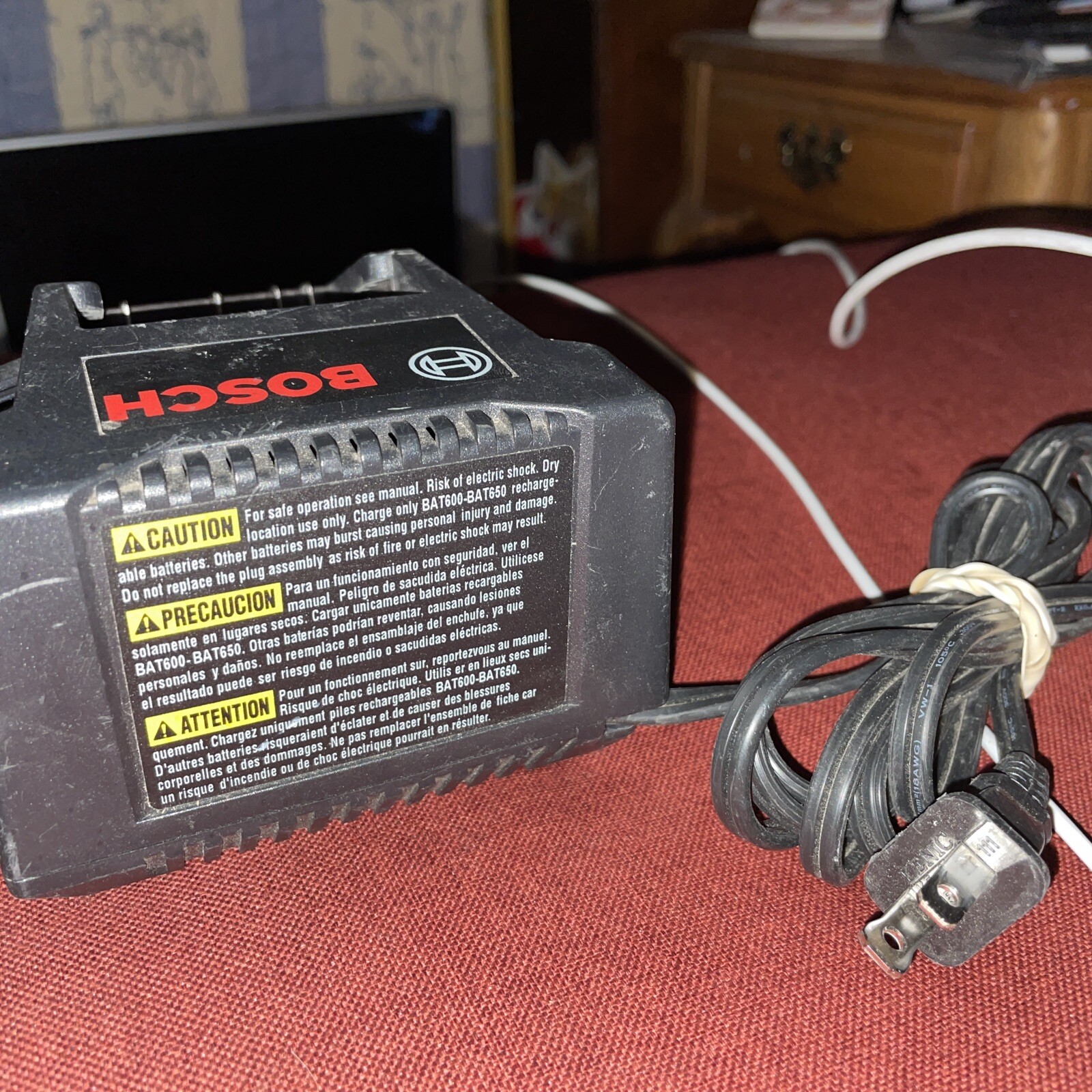 Bosch BC660 18-volt Lithium-Ion Battery Charger – Black