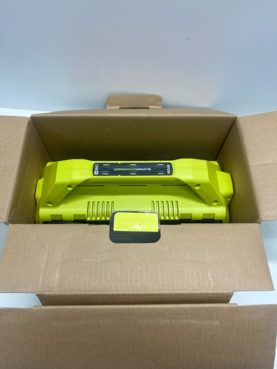 Ryobi P135 18V Battery Supercharger *in original box* (P03067146)