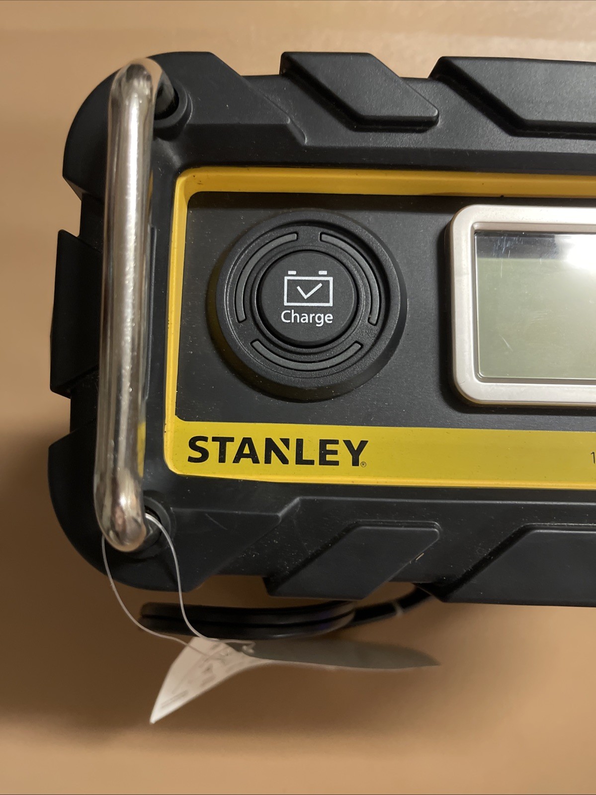 STANLEY Fully Automatic 15 Amp Battery Charger 40 Amp Engine Start