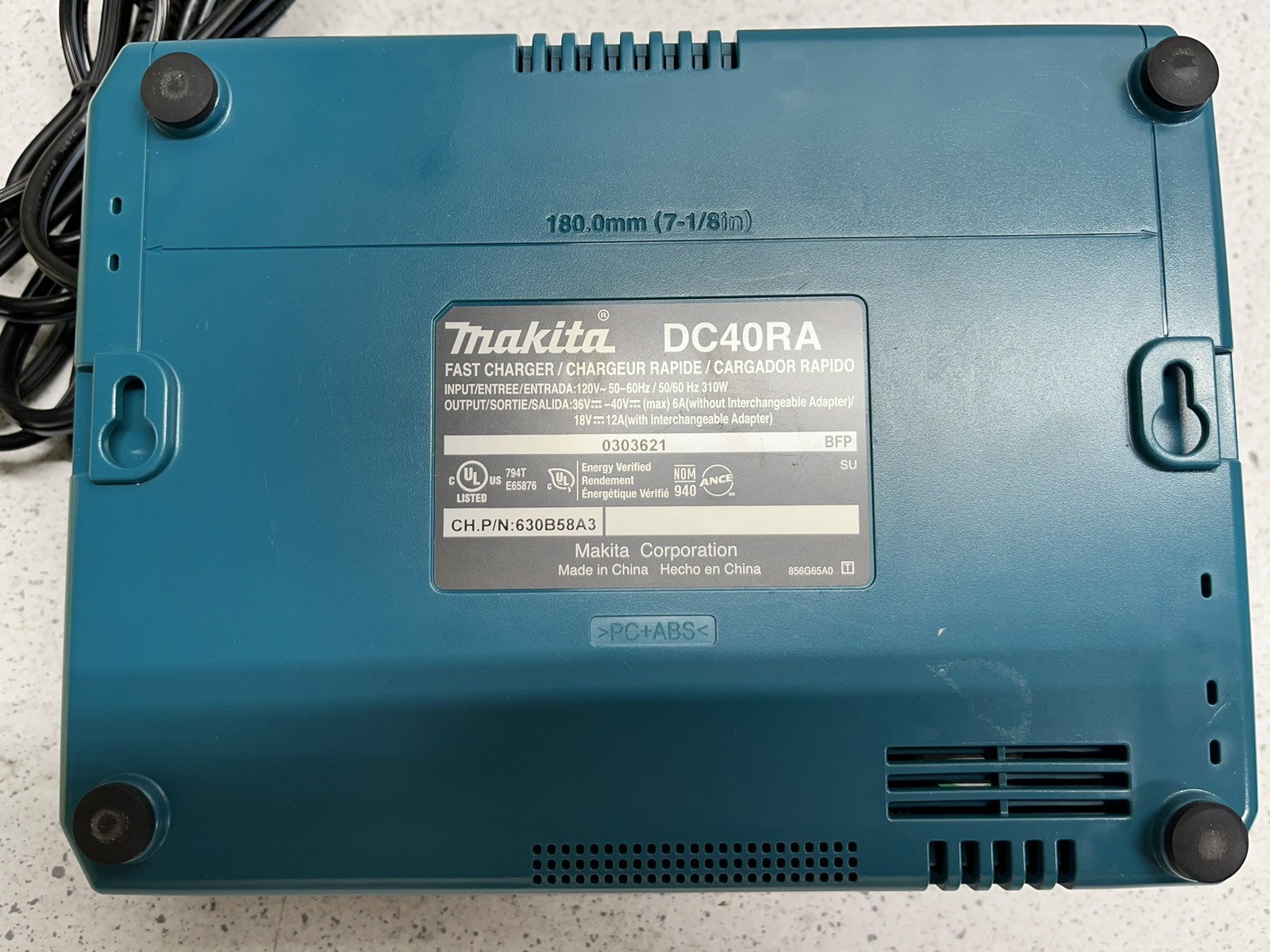 Makita No. DC40RA XGT Li-ion 40V Max Battery Charger & XGT 40V 2.5 Battery Packs