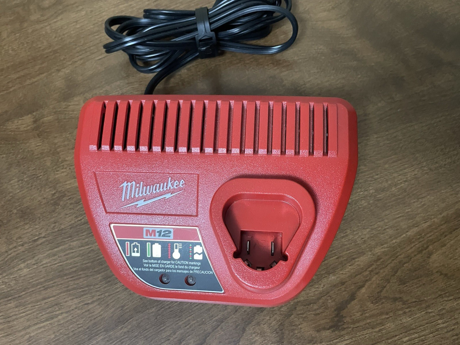 Milwaukee M12 12 Volt Charger Red Lithium-Ion 48-59-2401 Tested