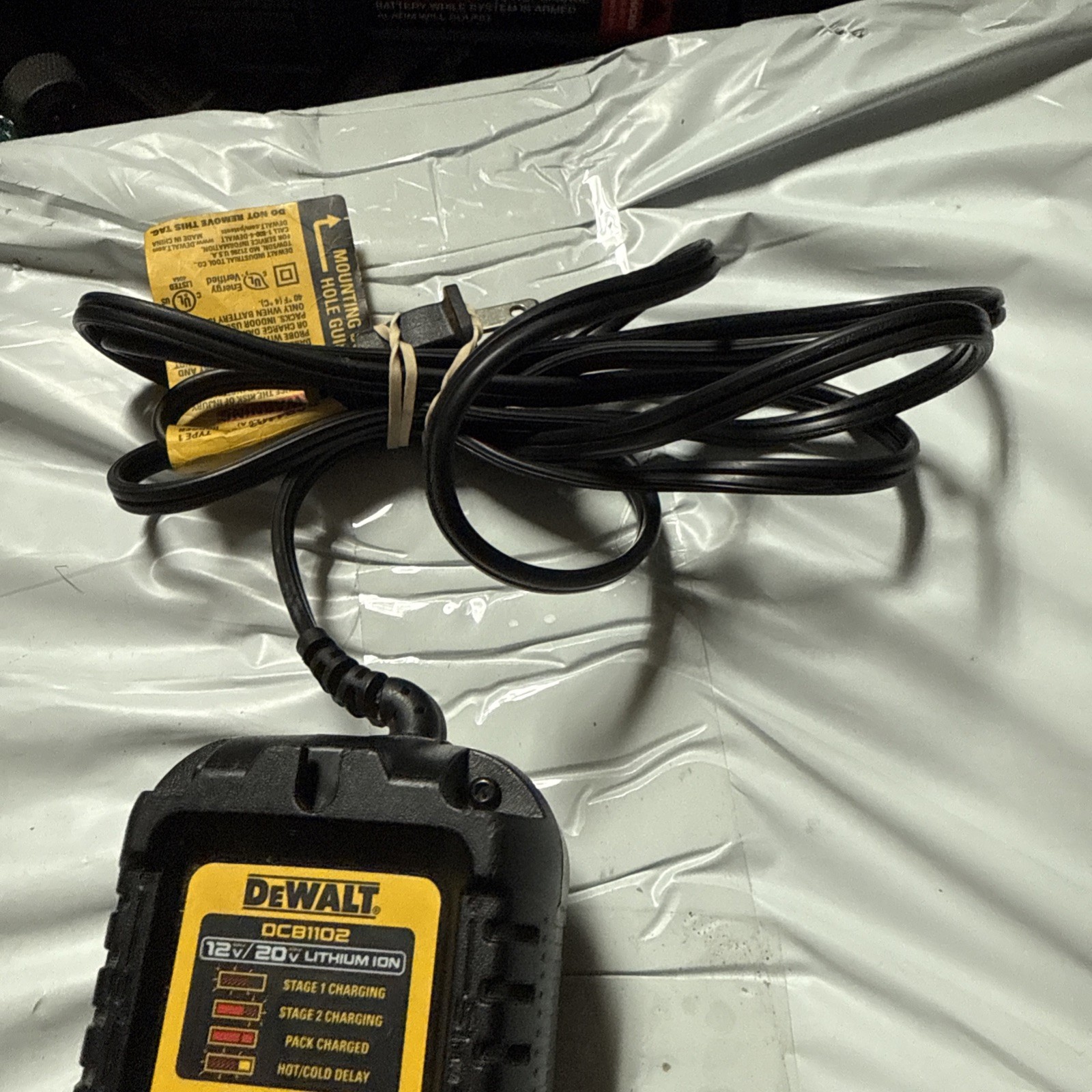 DeWALT DCB1102 12V/20V MAX Lithium-Ion Compact Battery Charger