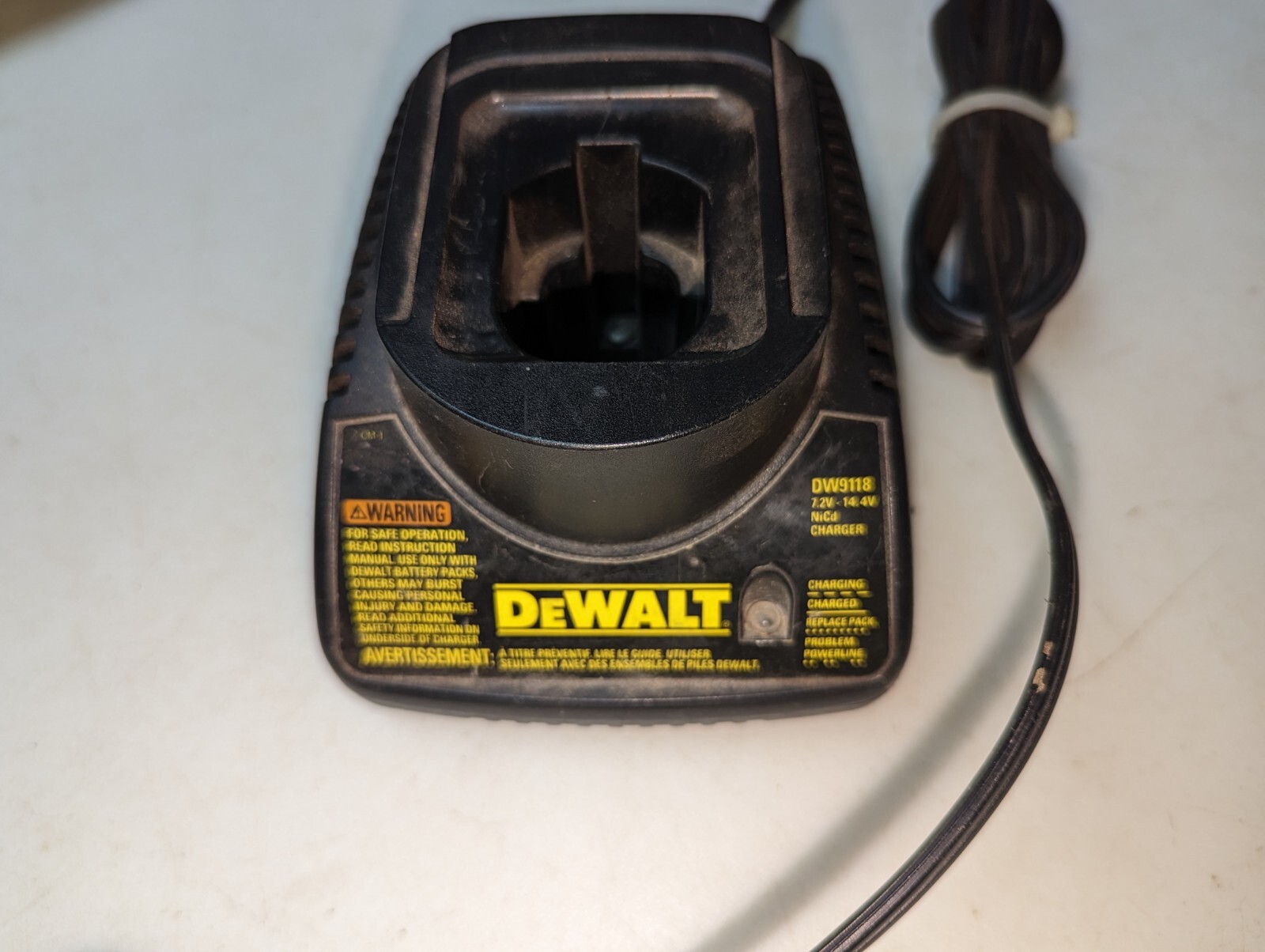Vintage Dewalt Drill NICAD DW9118 Ni-Cd Battery Charger 7.2-14.4V USED