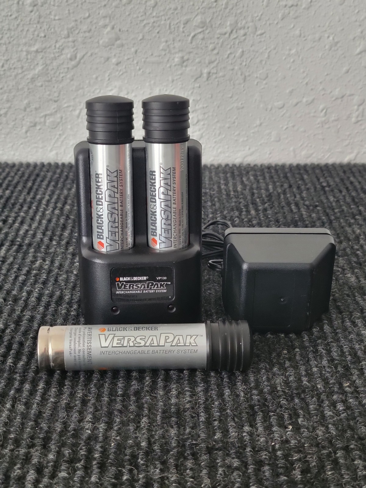 Black & Decker VersaPak VP130 Charger w/ 3 Batteries VP100 NiCd OEM Tested Works
