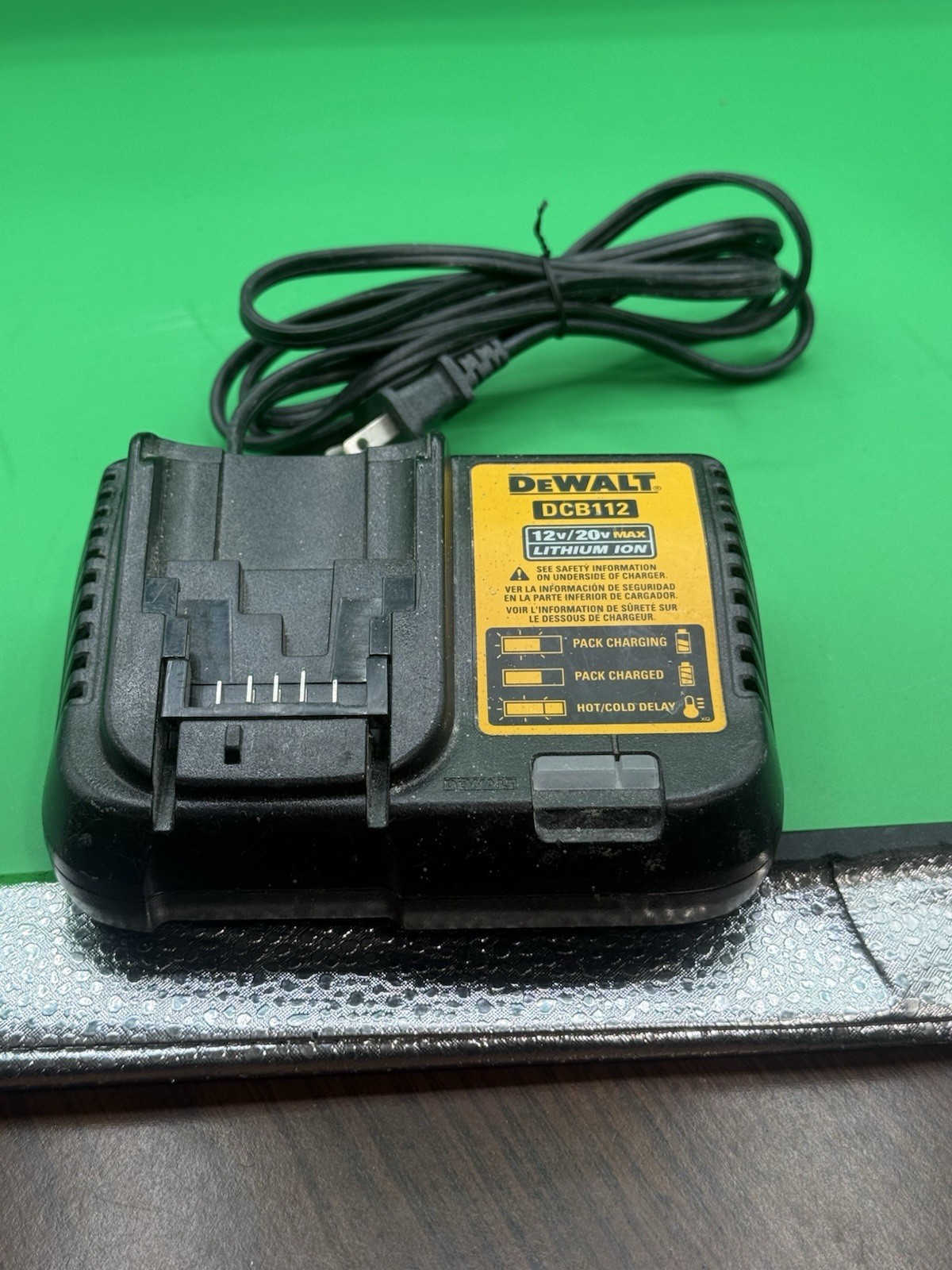Genuine Dewalt DCB112 12V-20V Li-Ion Battery Charger DCB101 DCB105 DCB107 Tested