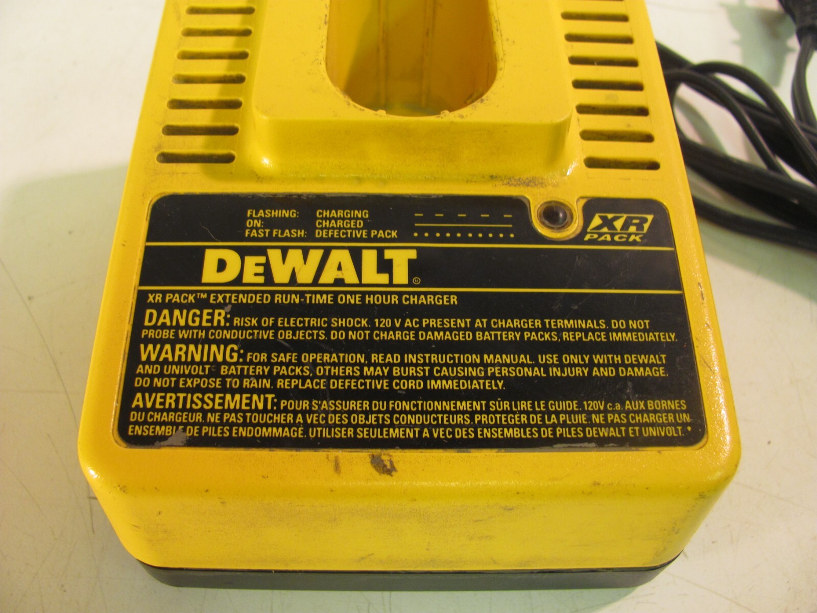 Genuine DeWalt DW9106 Battery Charger – for XR Pack