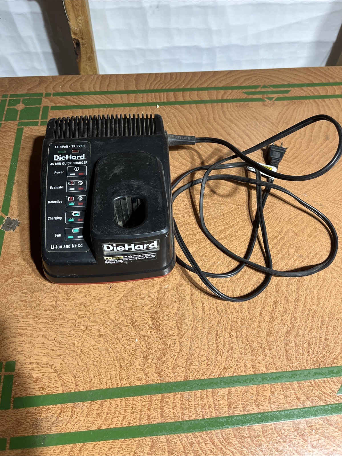 Craftsman DieHard 14.4-19.2V Li-Ion and Ni-Cd Battery Charger 315.259260