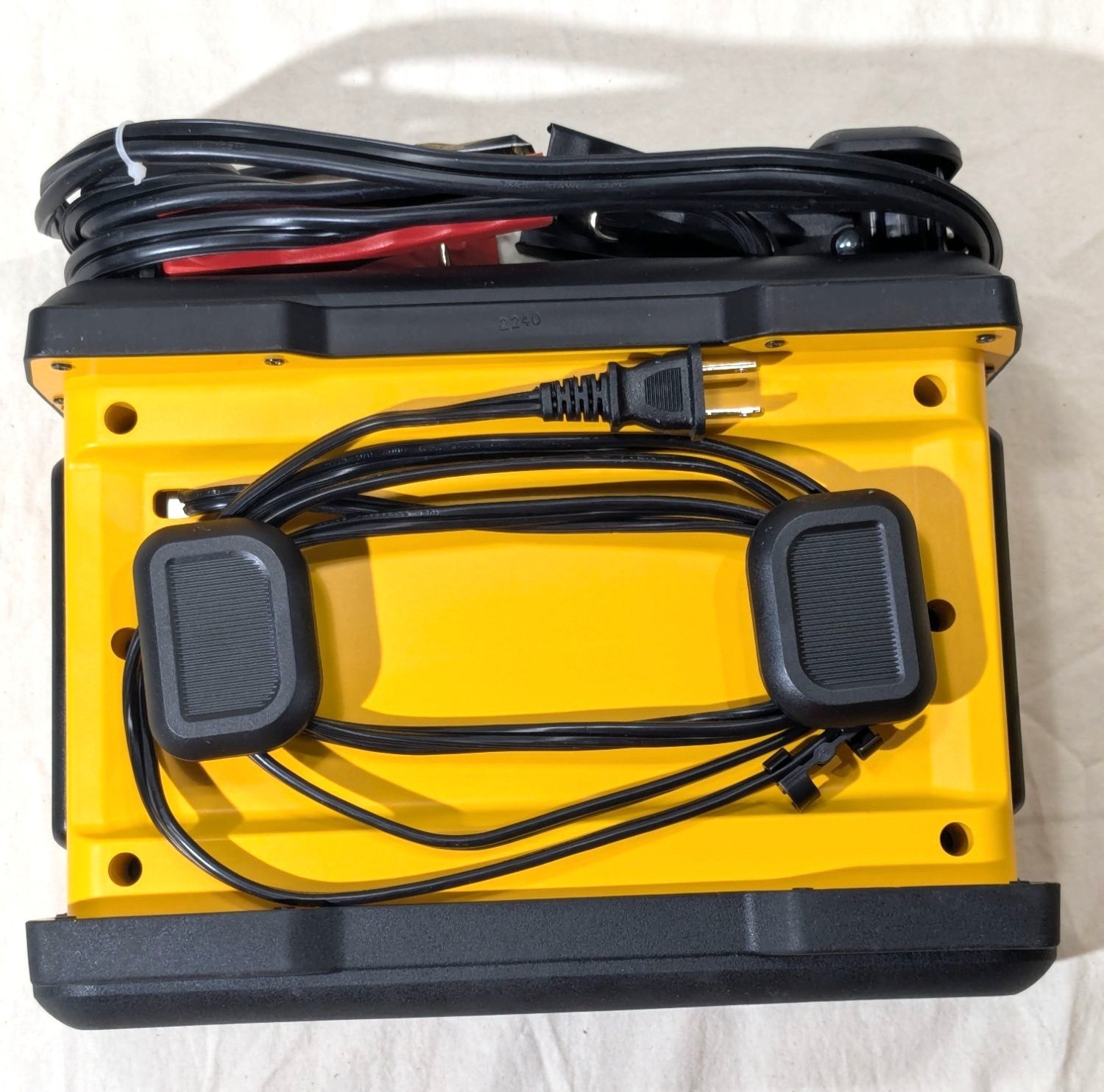 DEWALT DXAEC100 Battery Charger/Maintainer With 100A Engine Start 12V