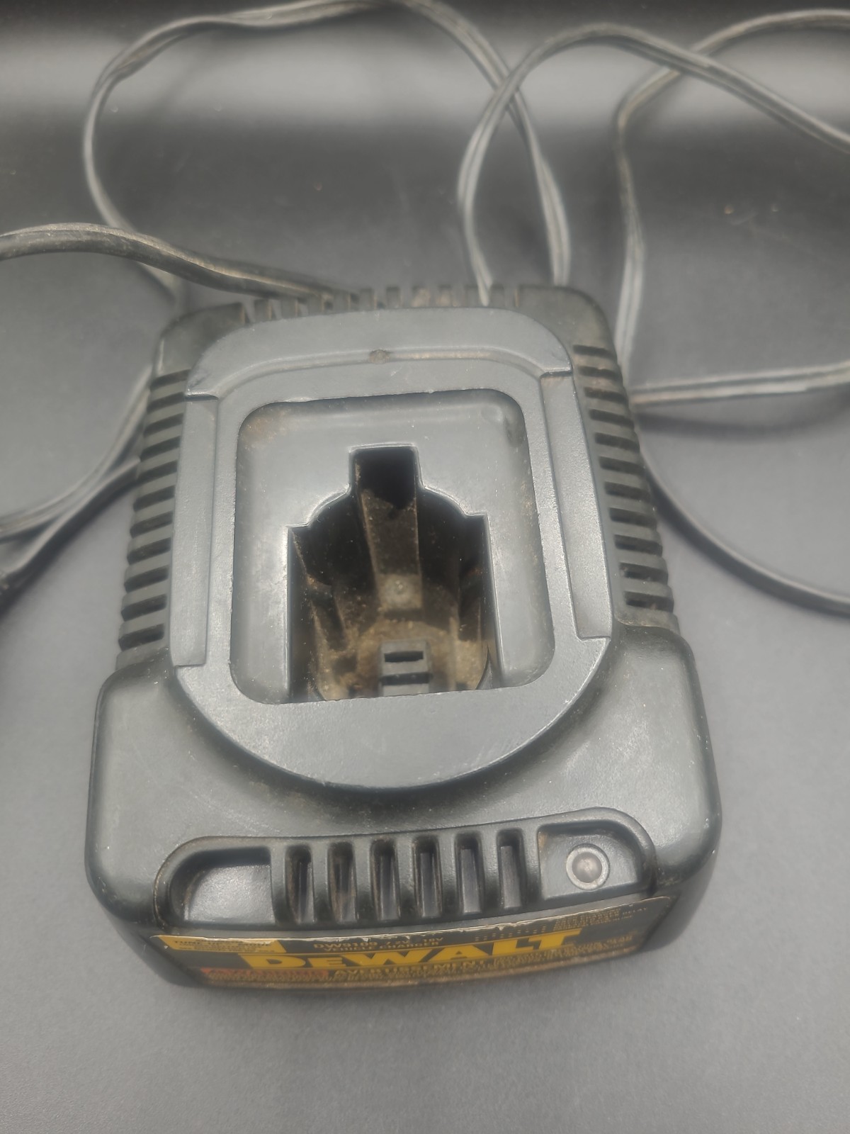 Dewalt DW9109 7.2-18 V Vehicle Battery Charger Cigarette Lighter Plug