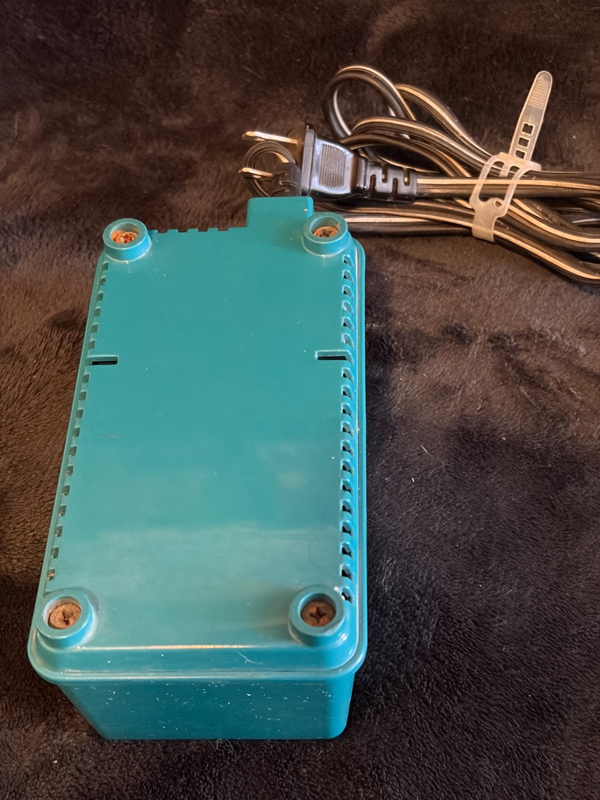 Makita Fast Charger Model DC9700A 35-Watt 7.2 Volt 9.6 Volt