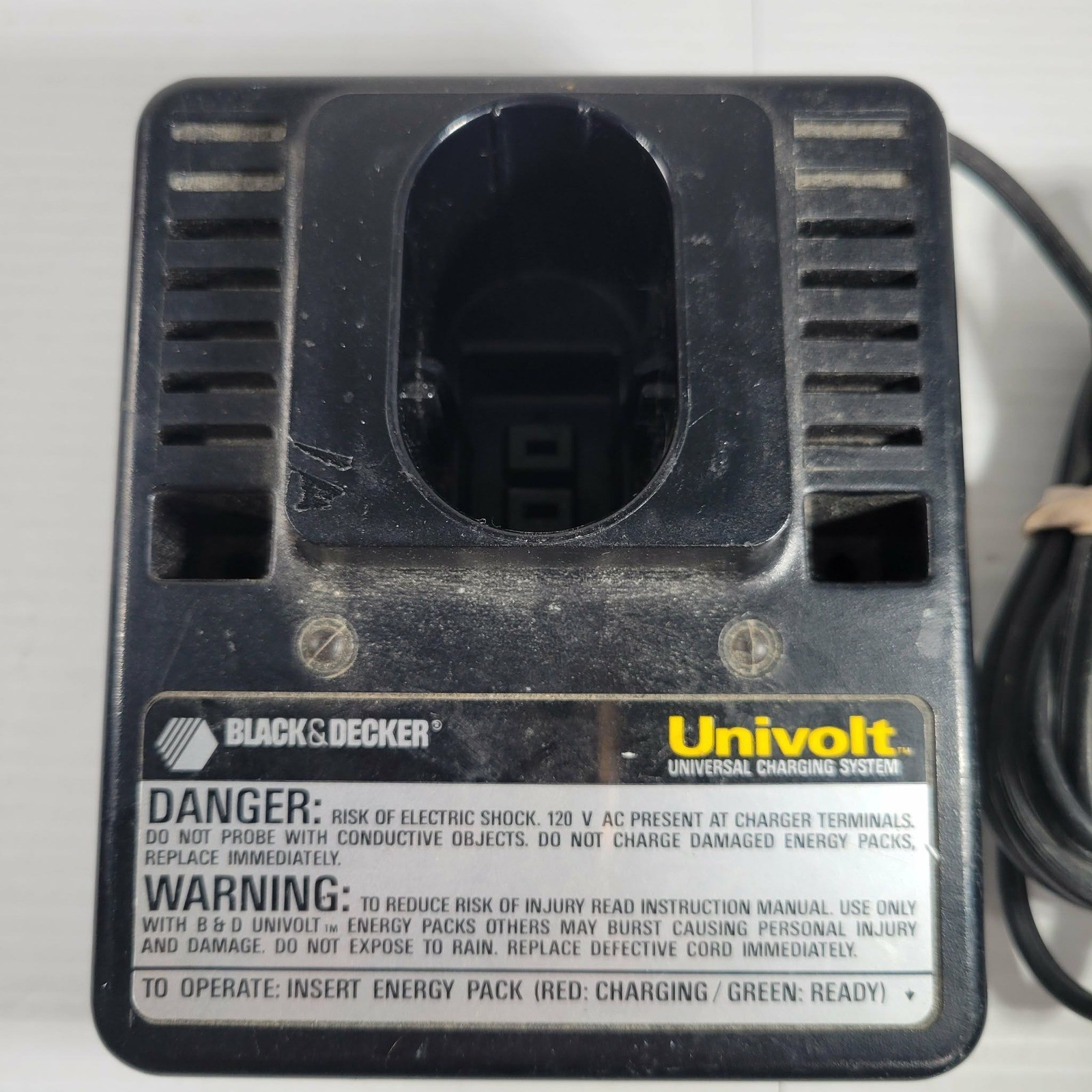 Black & Decker 98014 Univolt Universal Charging System Type 2 Battery Charger