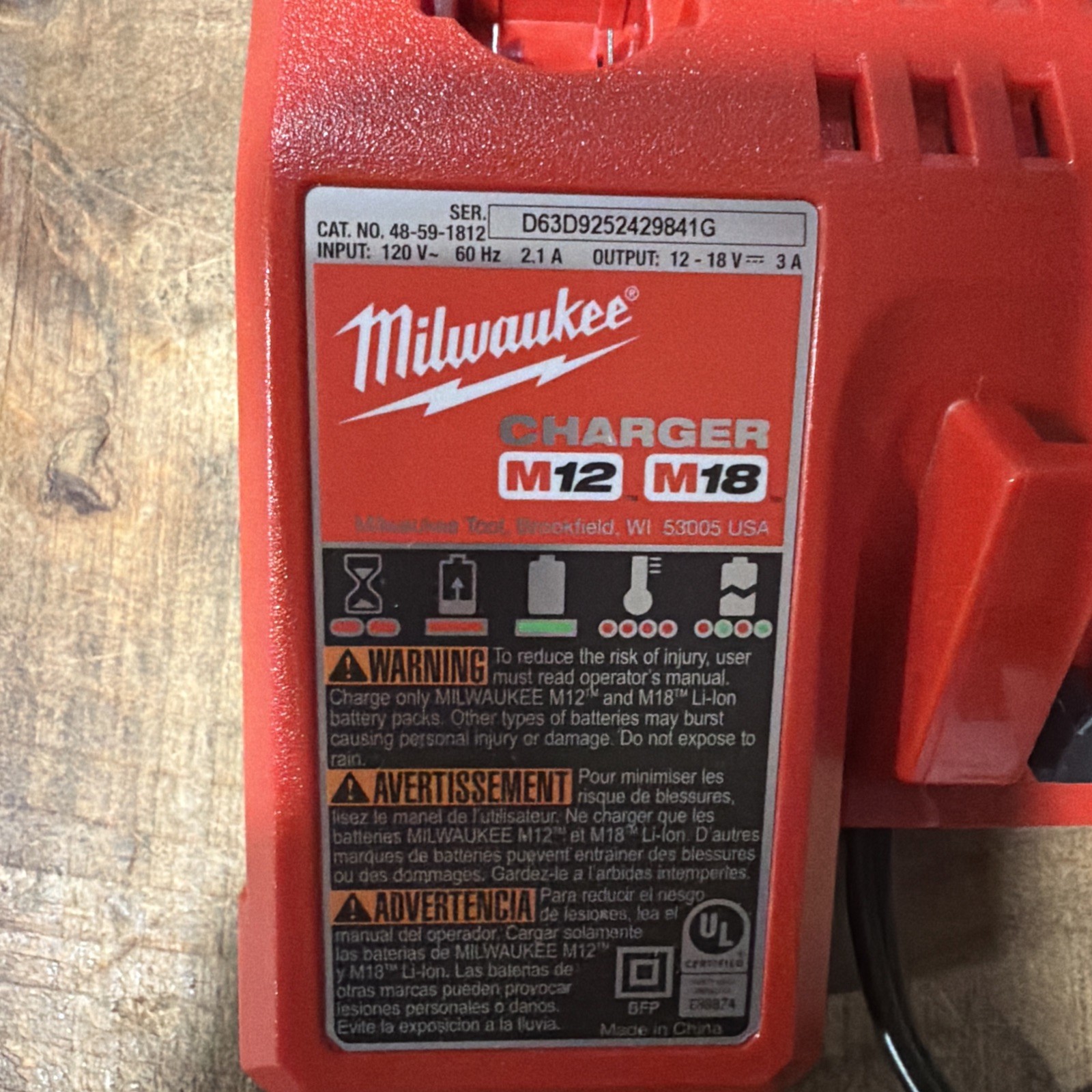 M12 and M18 12-Volt/18-Volt Lithium-Ion Multi-Voltage Battery Charger 48-59-1812