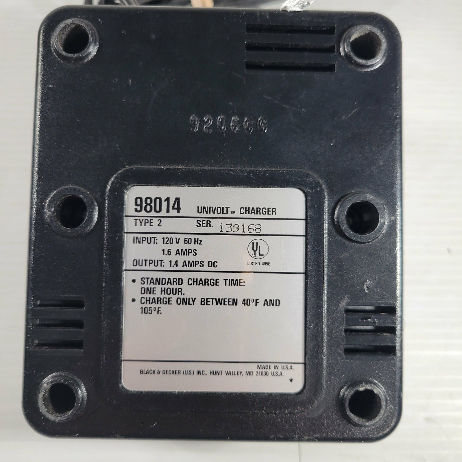 Black & Decker 98014 Univolt Universal Charging System Type 2 Battery Charger
