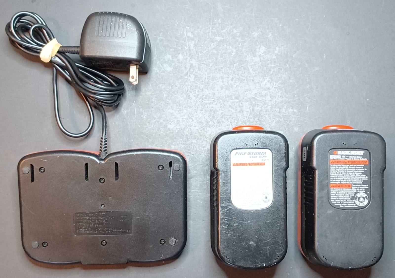 Black & Decker Fire Storm 18V Dual Charger FS180DC UD-18V2C With 2 Batteries