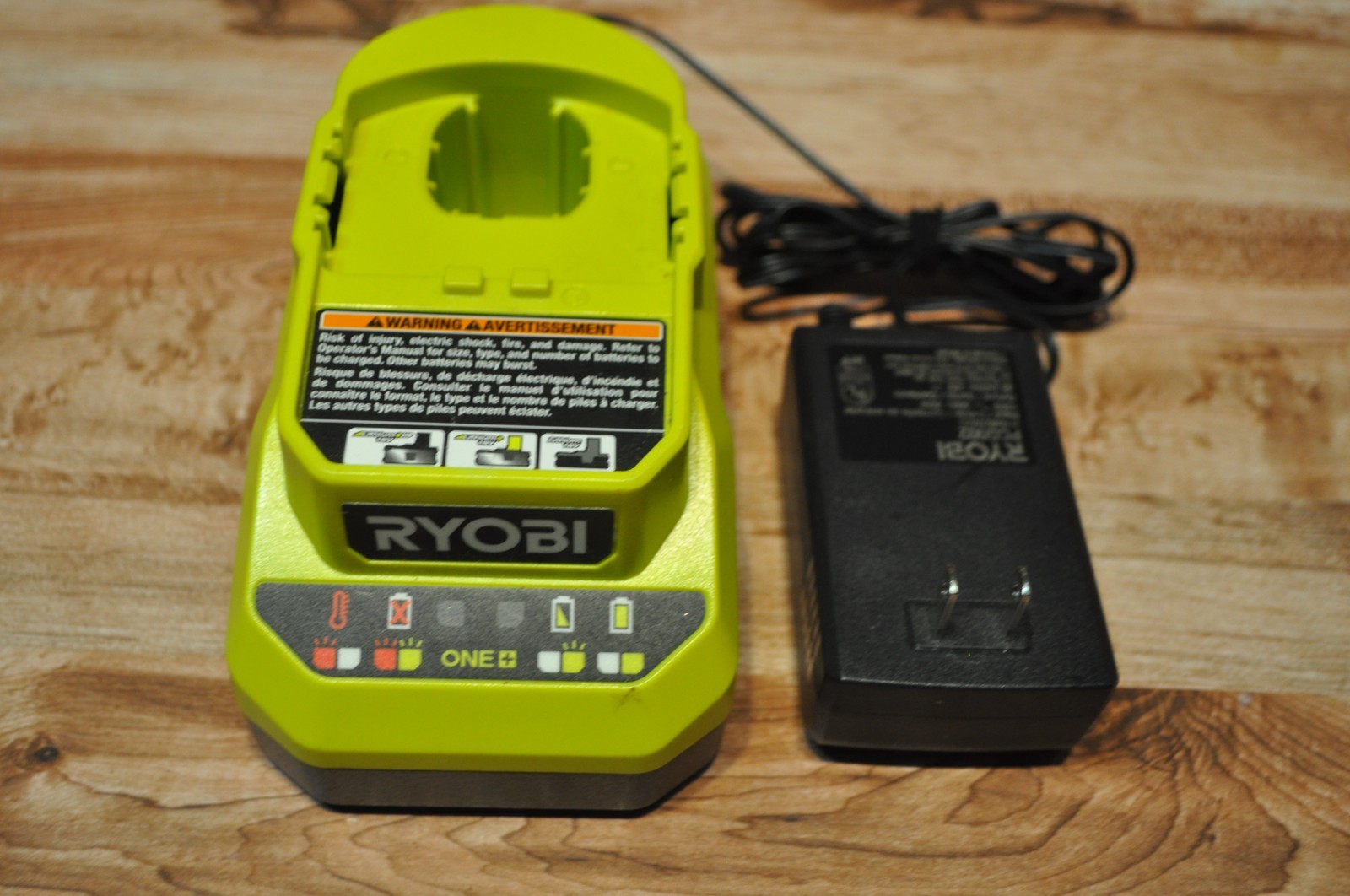 RYOBI ONE+ 18V Lithium Battery Charger PCG002 NEW CONDITION