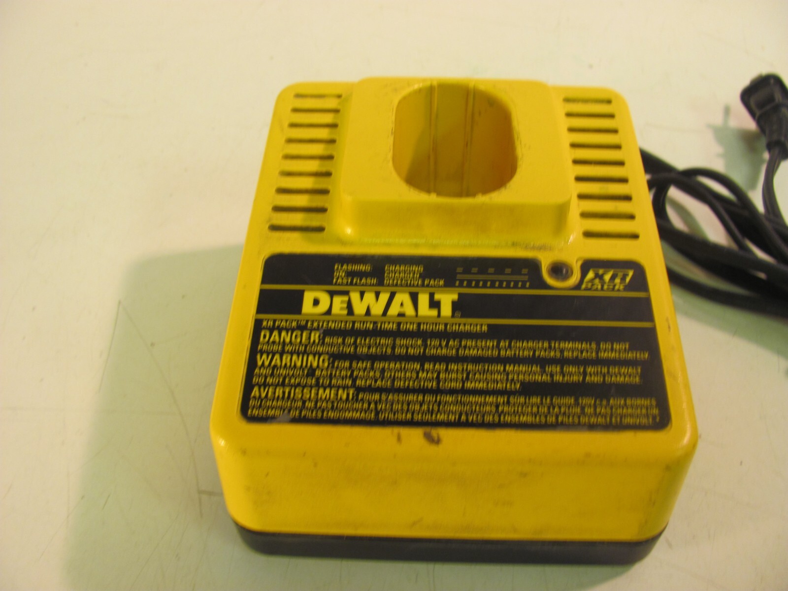 Genuine DeWalt DW9106 Battery Charger – for XR Pack