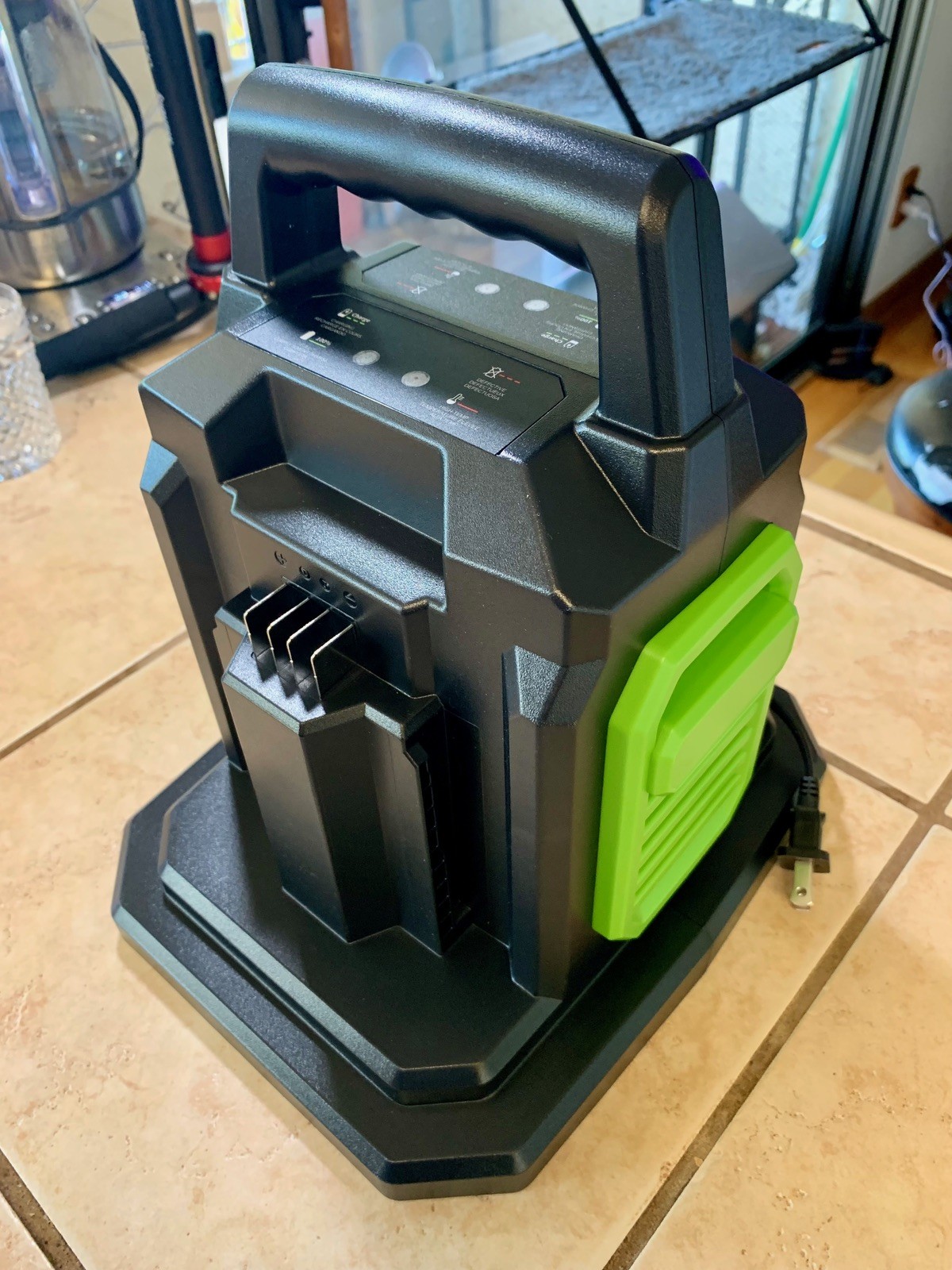 Dual-Port 4A Fast Charging Station for EGO 56V Lithium-Ion Batteries CH2800