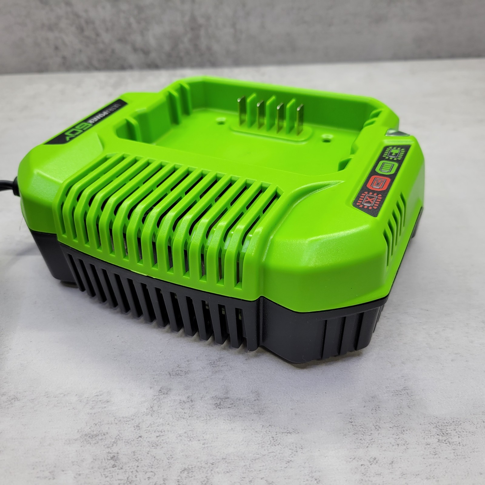 Greenworks Pro UltraPower 60V Li-Ion Battery Charger 120V (CAC801) ™