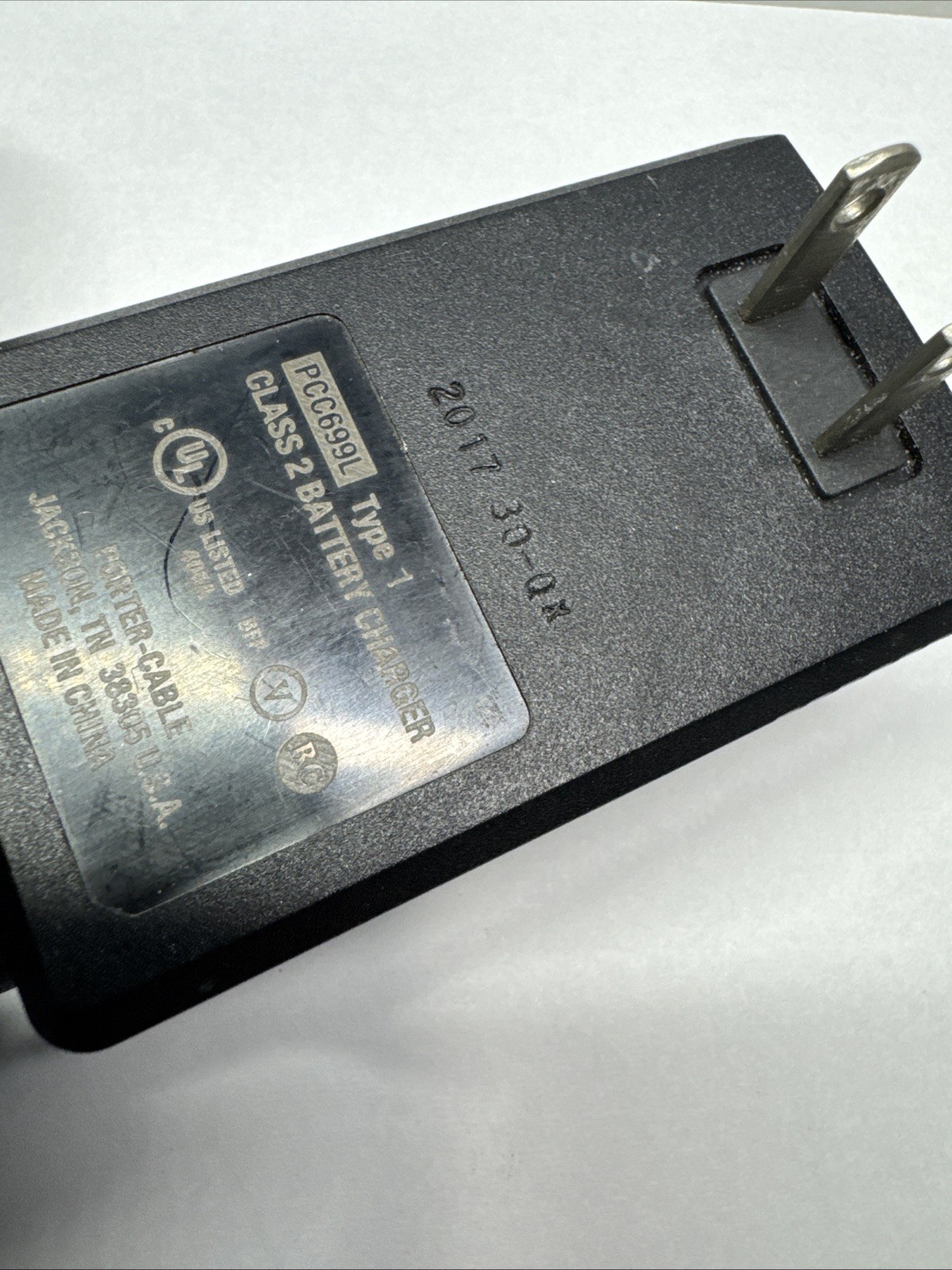 PORTER-CABLE PCC699L 20V Max Lithium-Ion Battery Charger And Battery