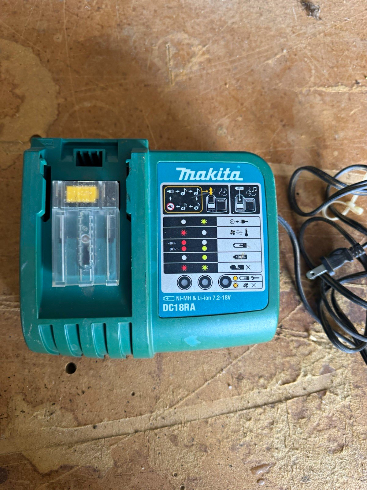 Makita DC18RA Green Fast Battery Charger 7.2V-18V Single Battery