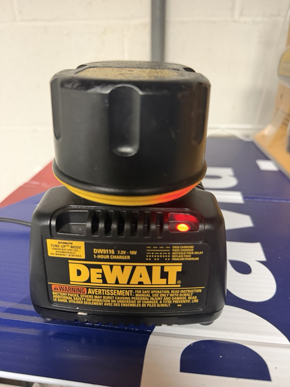 DeWalt 1 Hour Fast Battery Charger 7.2–18V For Batteries + Auto Tuneup Mode