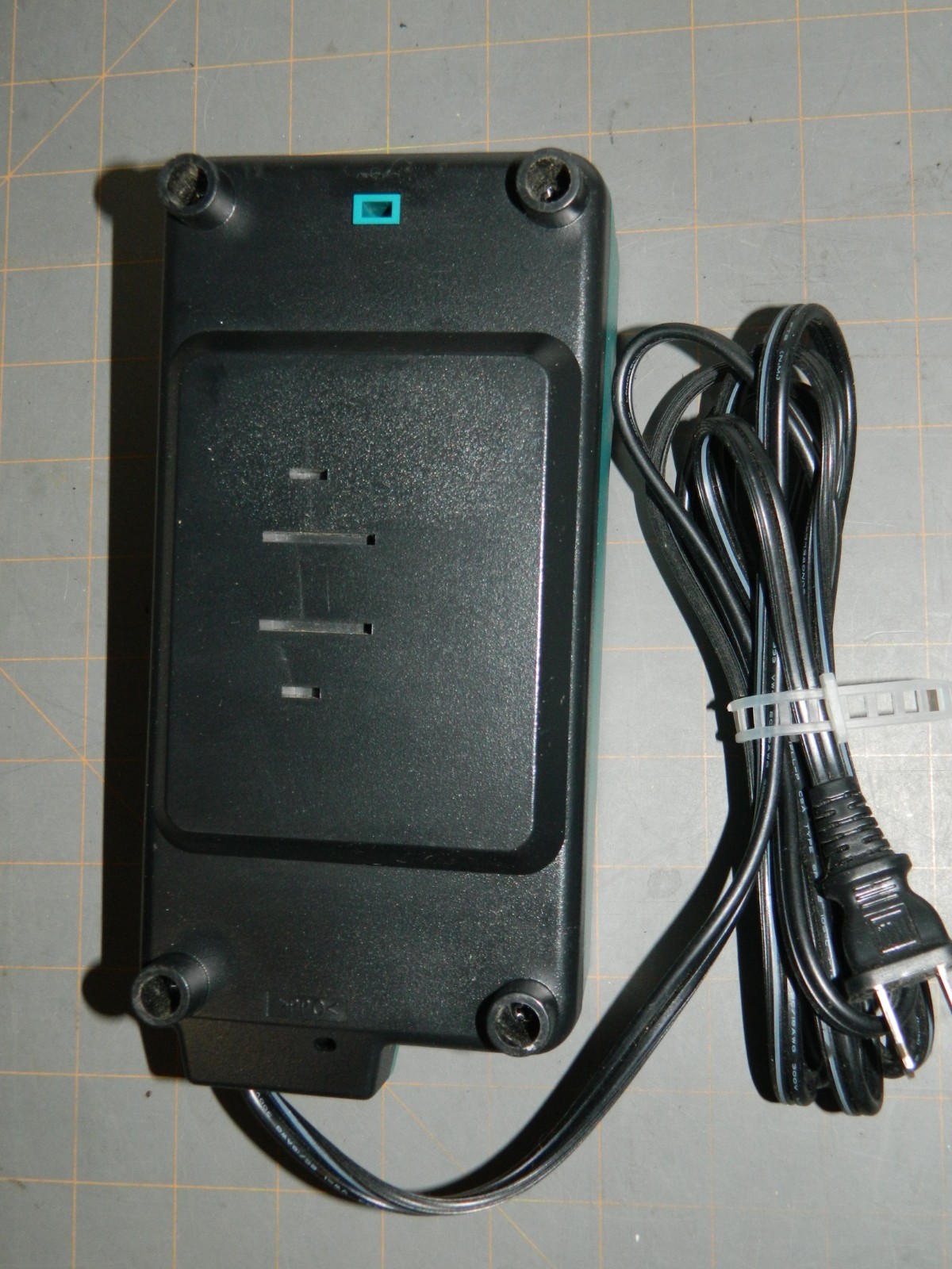 Makita DC1411 Ni-MH & Ni-Cd 7.2v 9.6v 12v 14.4v Battery Charger Genuine FreeShip