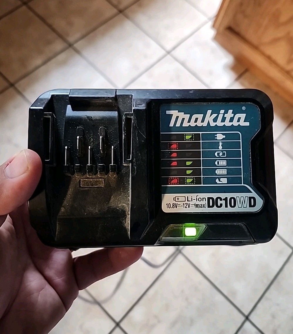 Makita DC10WD 12-Volt Lithium-Ion Battery Charger – TESTED!
