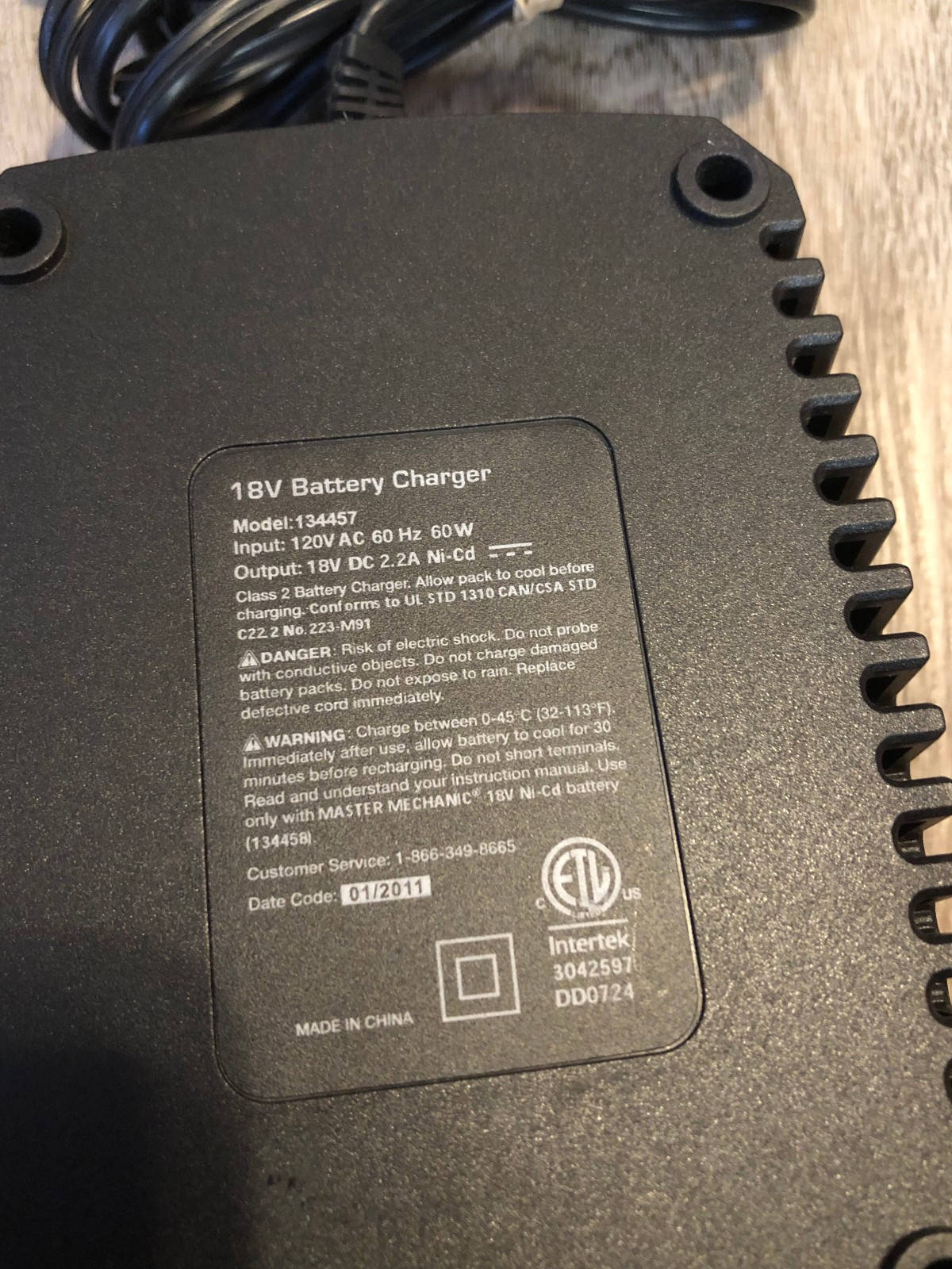 Master Mechanic 18v 2.2 Amp Smart Class 2 Battery Charger 134457 TESTED