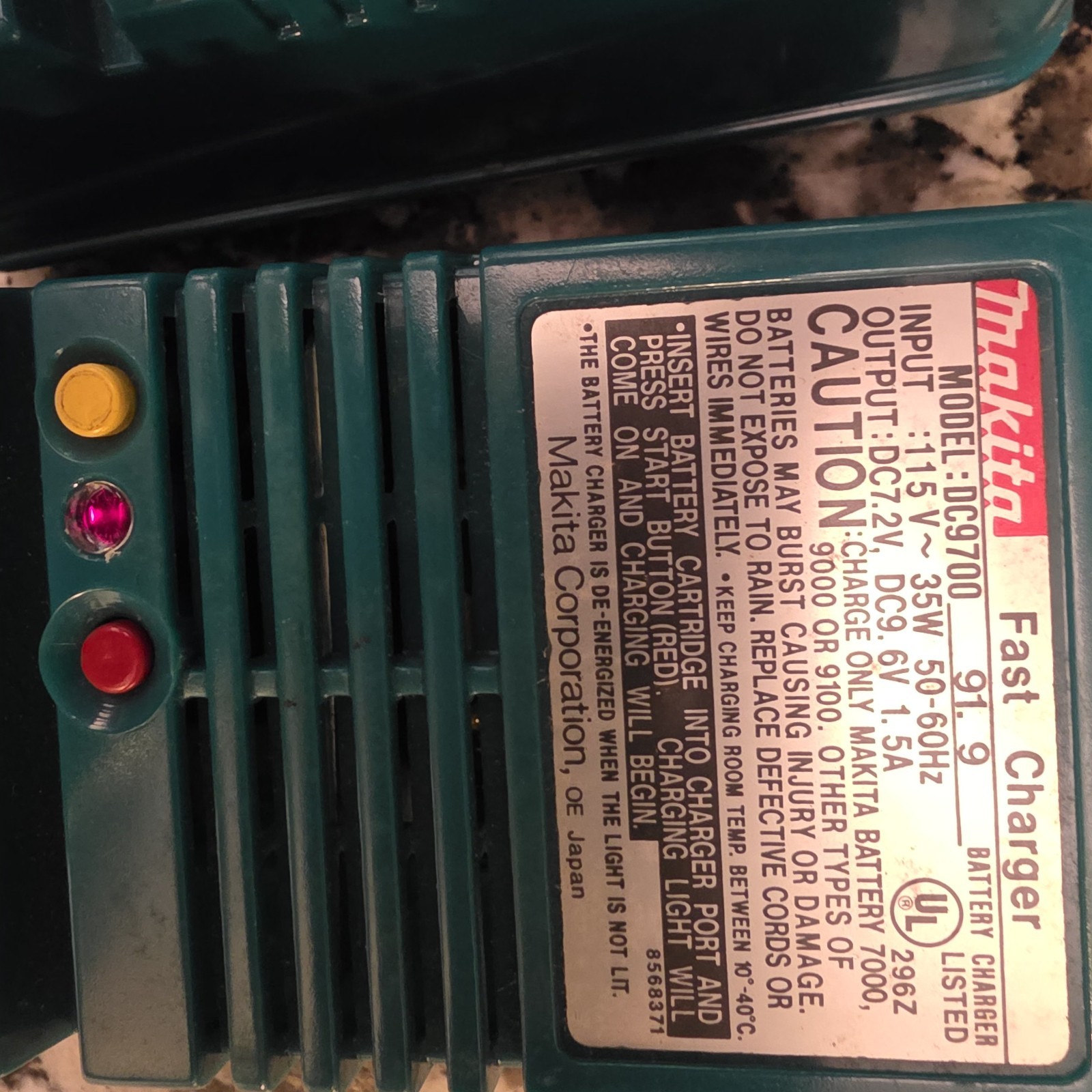 Lot Of 5 – Makita 9.6v Chargers. Untested DC1411 DC7010 DC9100 DC9700A