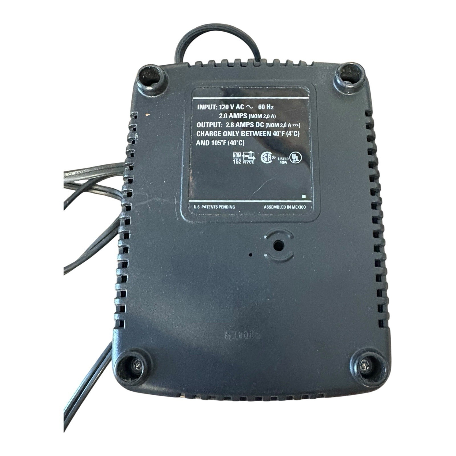 DEWALT DW9118 Battery Charger – Black