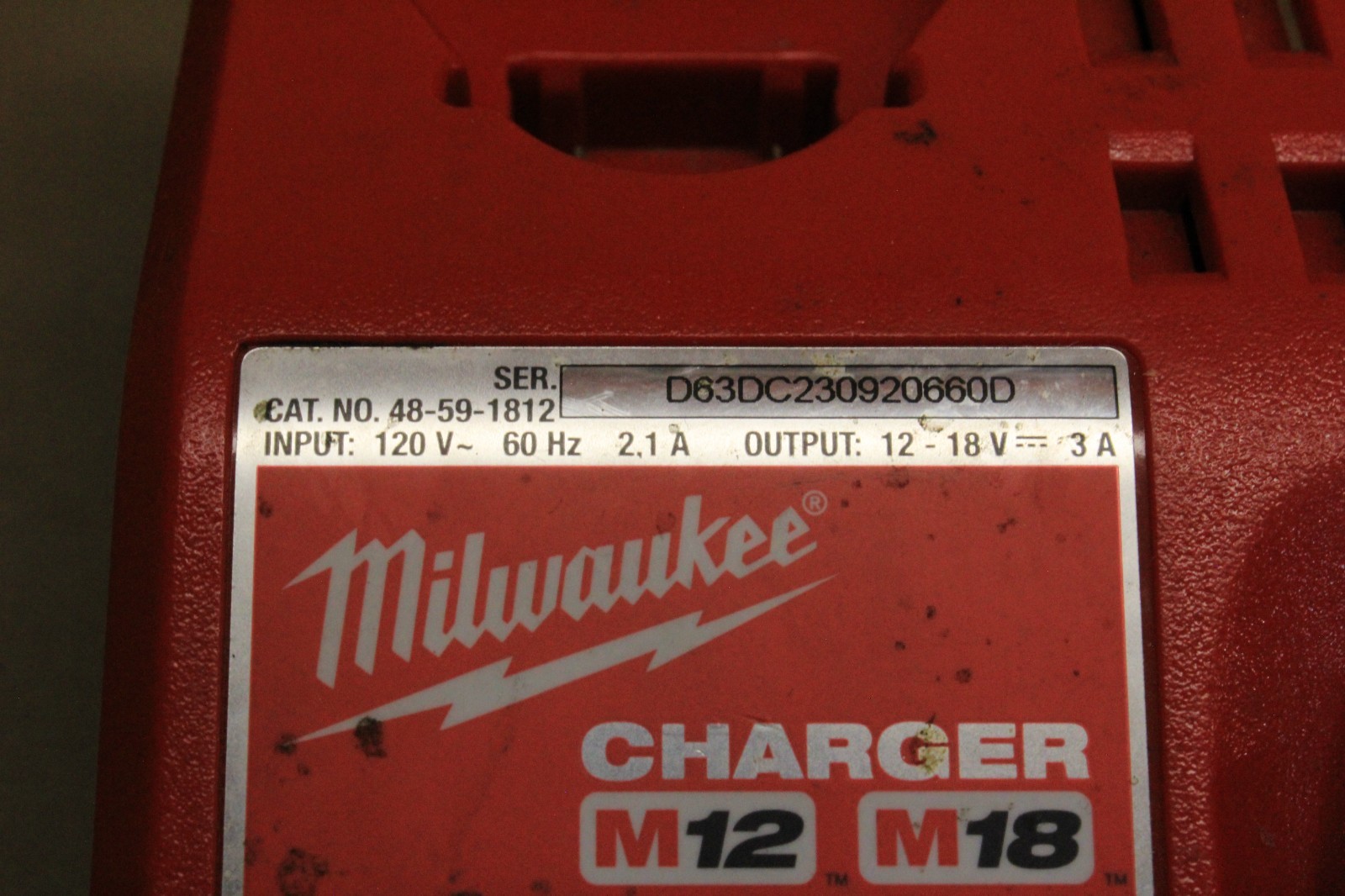 Genuine MILWAUKEE 48-59-1812 18V M12 / M18 Charger W/ 48-11-2425 Battery
