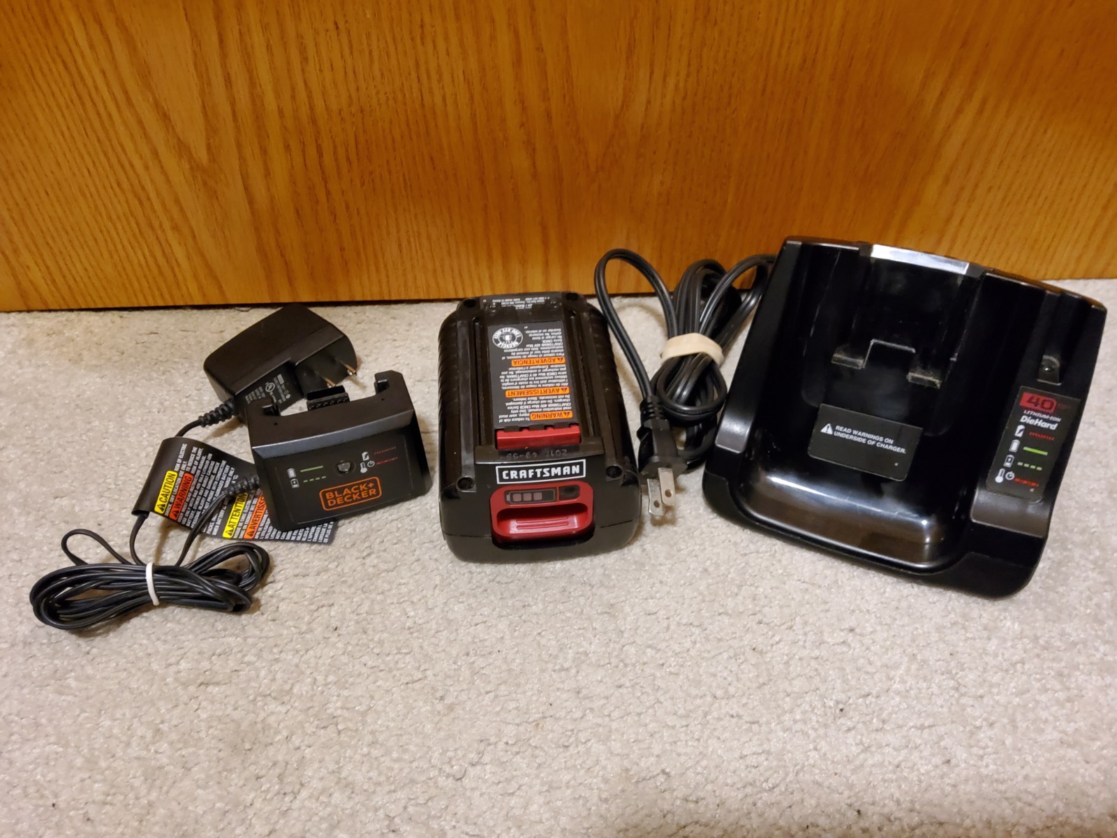 CRAFTSMAN 40V MAX Bundle Battery Chargers CMCB98024 New LCS436 + 2.5 Ah Battery