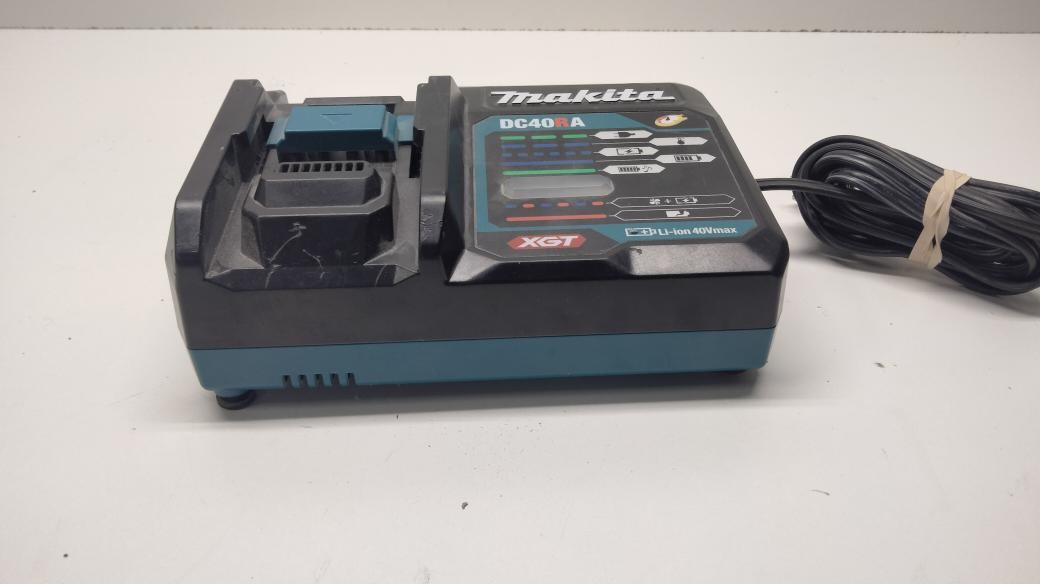MAKITA DC40RA (P32006043)