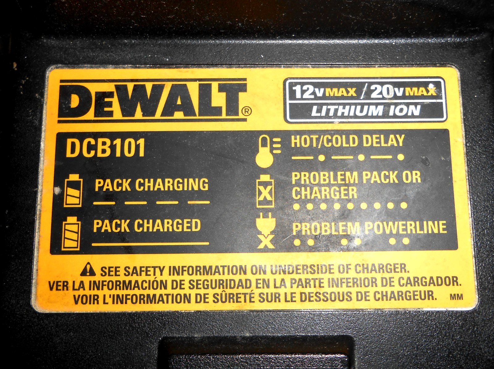 Genuine DCB101 DeWalt 12V MAX / 20V MAX Lithium Battery Fast Charger Li-Ion OEM