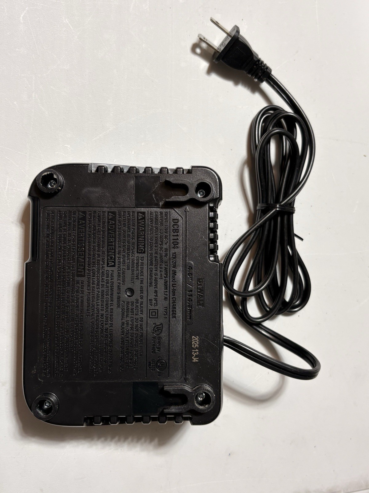 DEWALT Charger: Single-Port Charging, For 12V DC/20V DC/60V DC, 120V AC