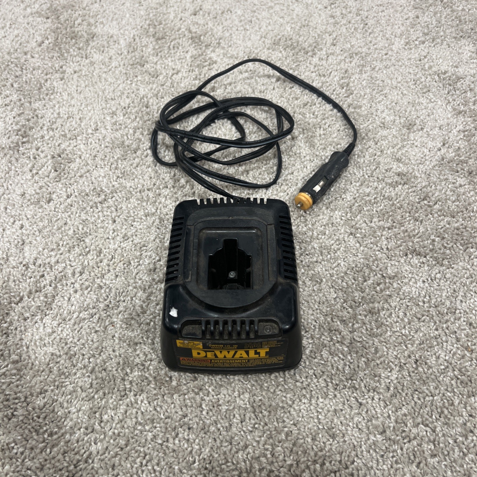 Genuine DEWALT DW9109 7.2-18V 18 Volt Vehicle Charger