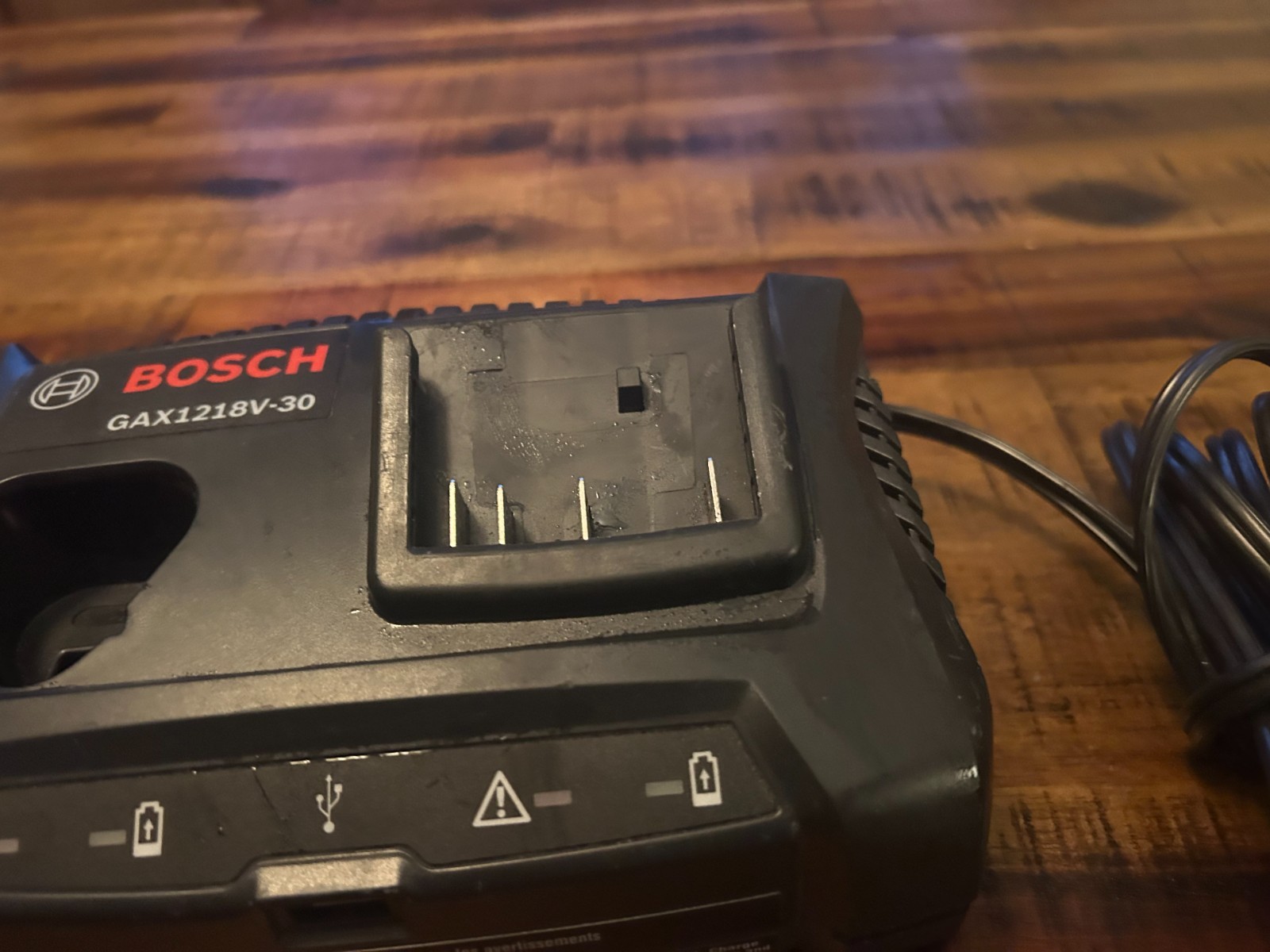 BOSCH GAX1218V-30 Lithium Ion Battery Charger 12V Max 18V