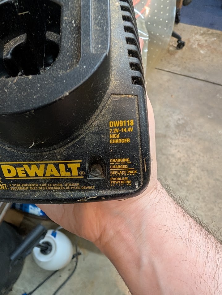 DEWALT DW9118 7.2V-14.4V Battery Charger – Black
