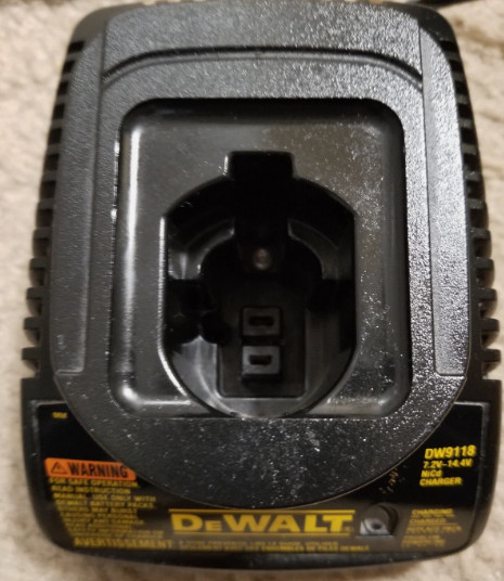 ORIGINAL Dewalt DW9118 Fast Ni-Cad Battery Charger 7.2v- 14.4v, TESTED