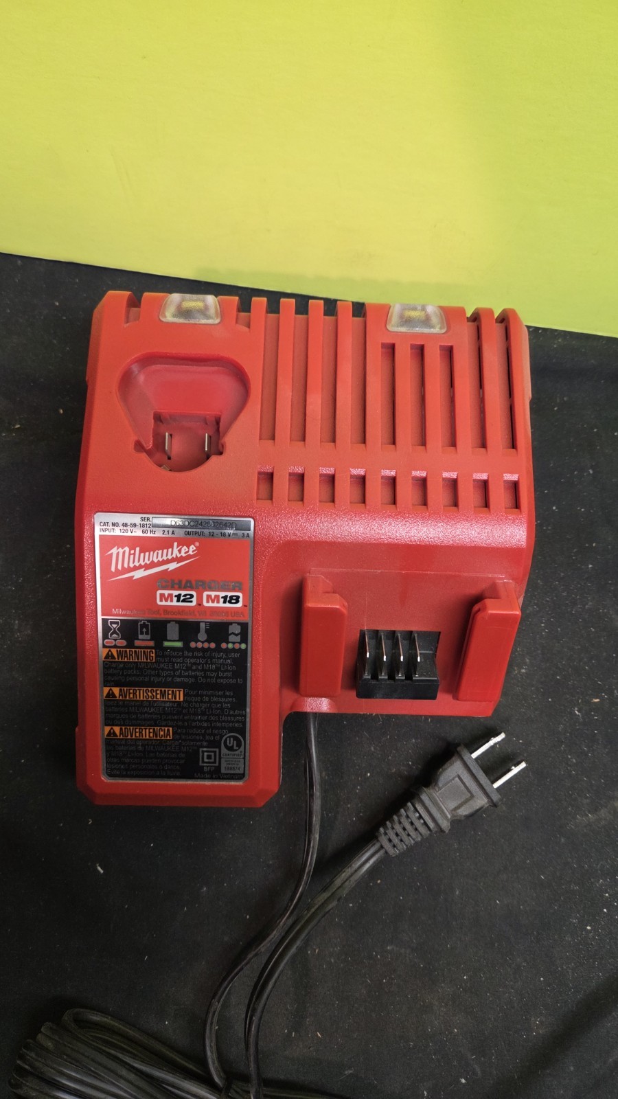 Genuine MILWAUKEE 48-59-1812 18V M12 / M18 LITHIUM ION CHARGER
